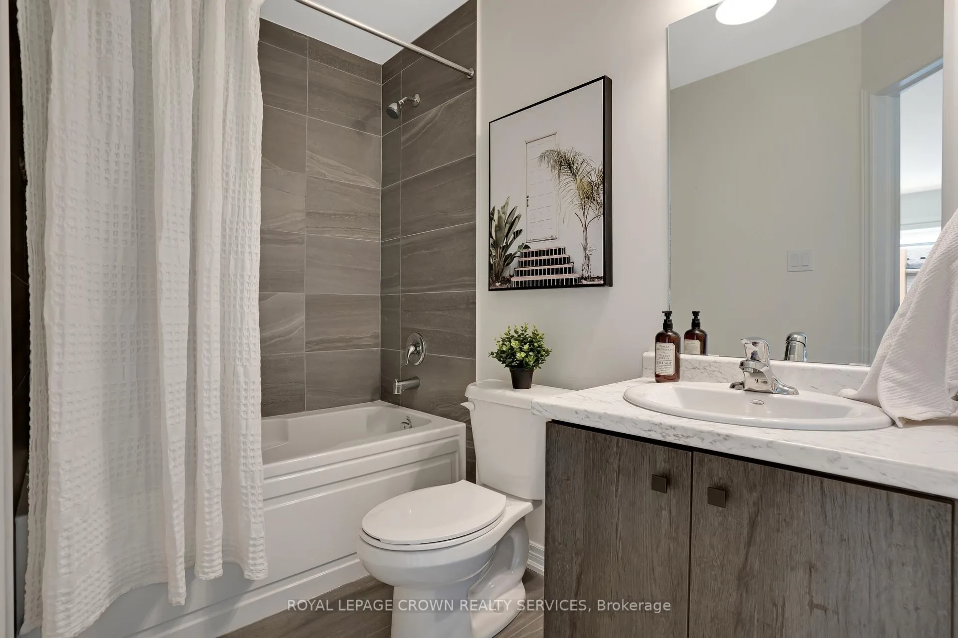 Photo 20 of 75 Dryden Lane, Hamilton, McQuesten — HOMEH