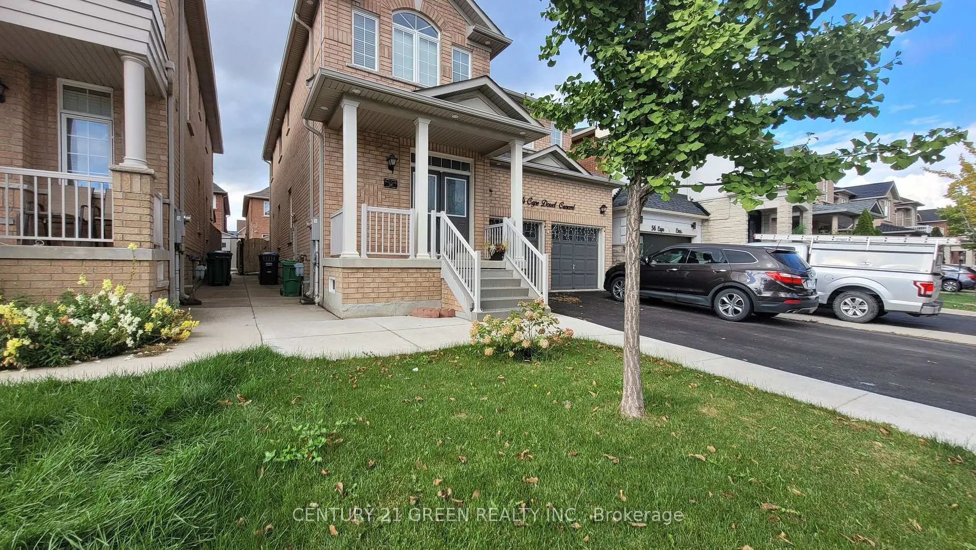 Photo 3 of 54 Cape Dorset Crescent, Brampton, Sandringham-Wellington — HOMEH