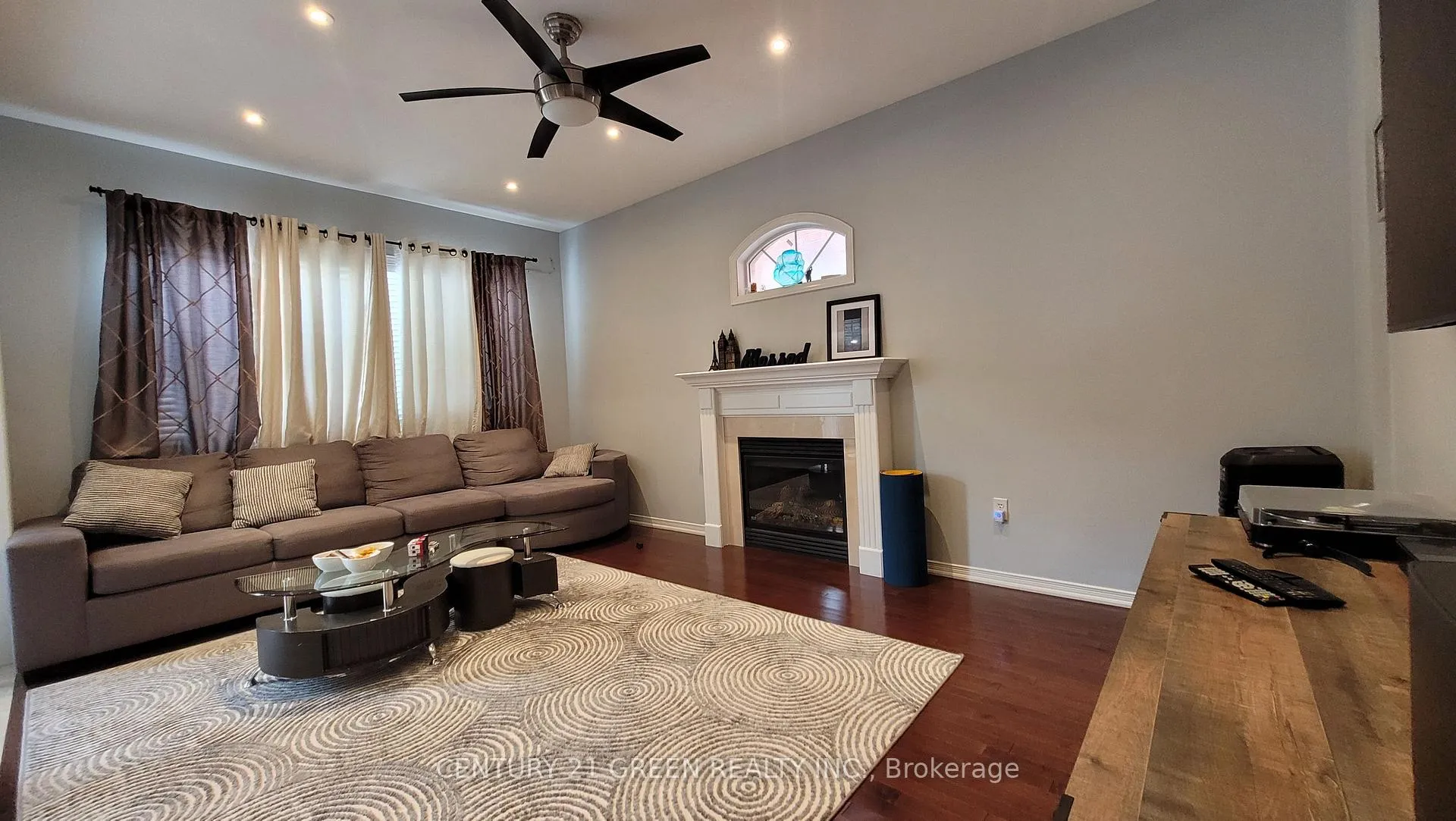 Photo 14 of 54 Cape Dorset Crescent, Brampton, Sandringham-Wellington — HOMEH