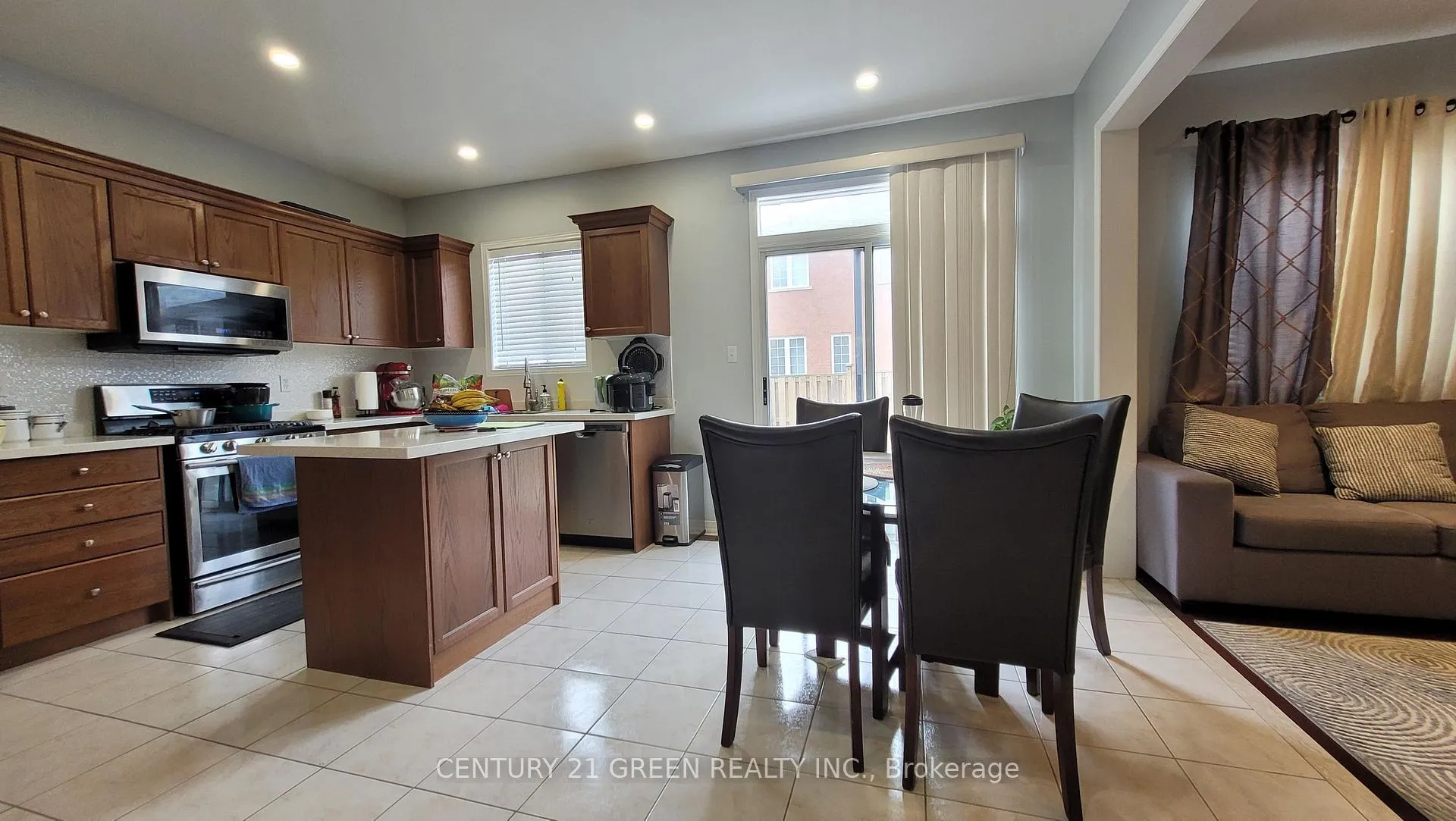 Photo 15 of 54 Cape Dorset Crescent, Brampton, Sandringham-Wellington — HOMEH