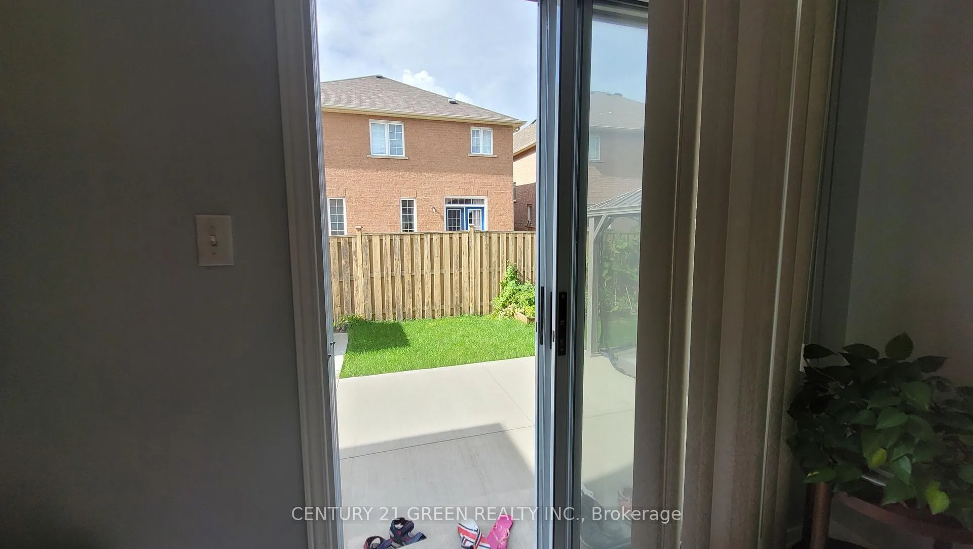Photo 24 of 54 Cape Dorset Crescent, Brampton, Sandringham-Wellington — HOMEH