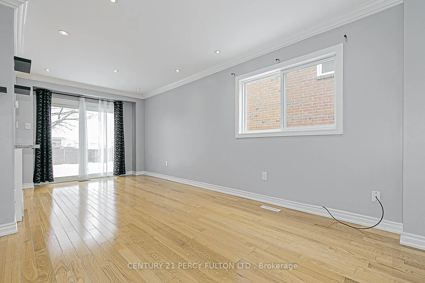 Photo 9 of 53 Miley Drive, Markham, Markville — HOMEH