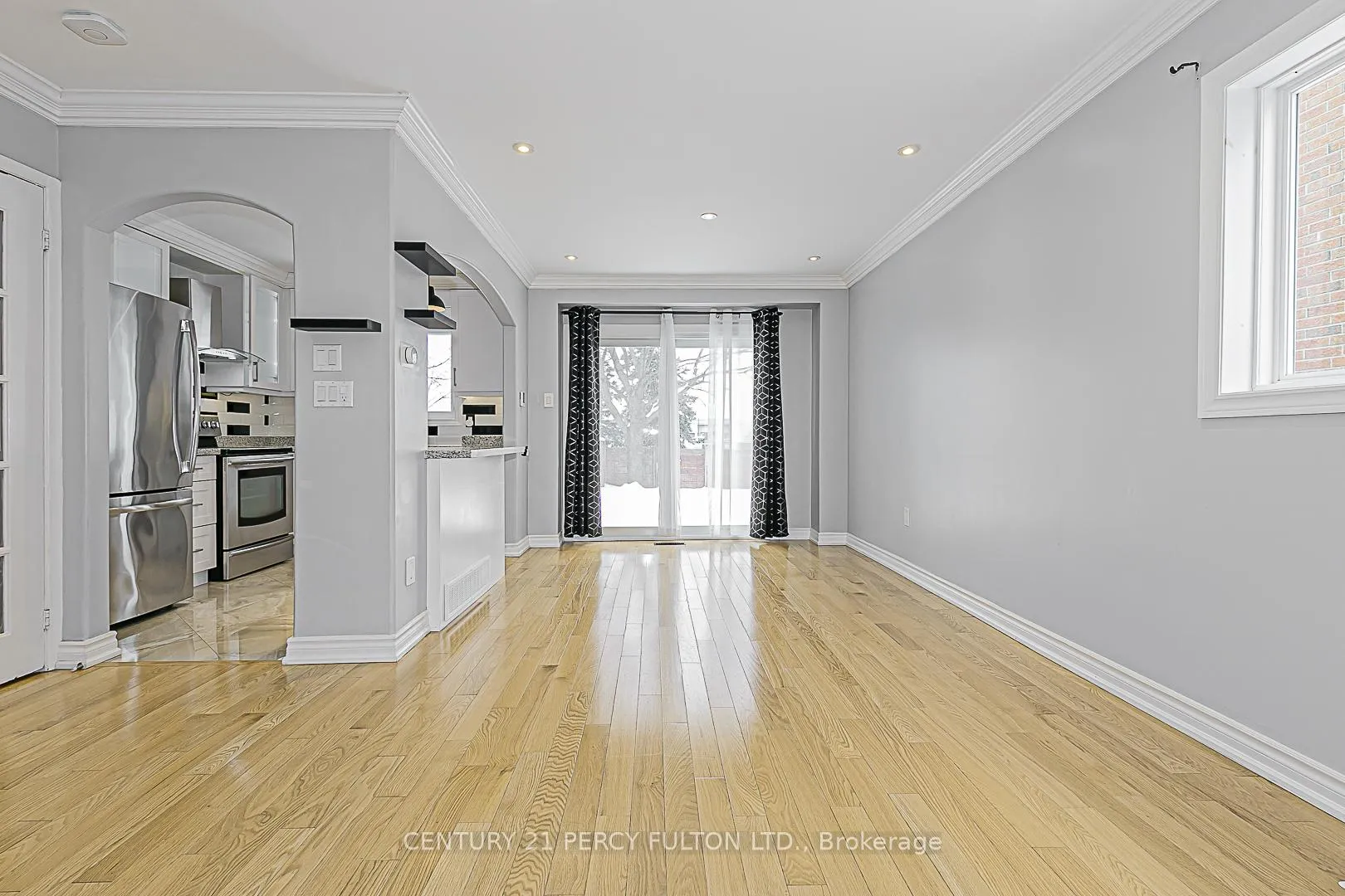 Photo 10 of 53 Miley Drive, Markham, Markville — HOMEH