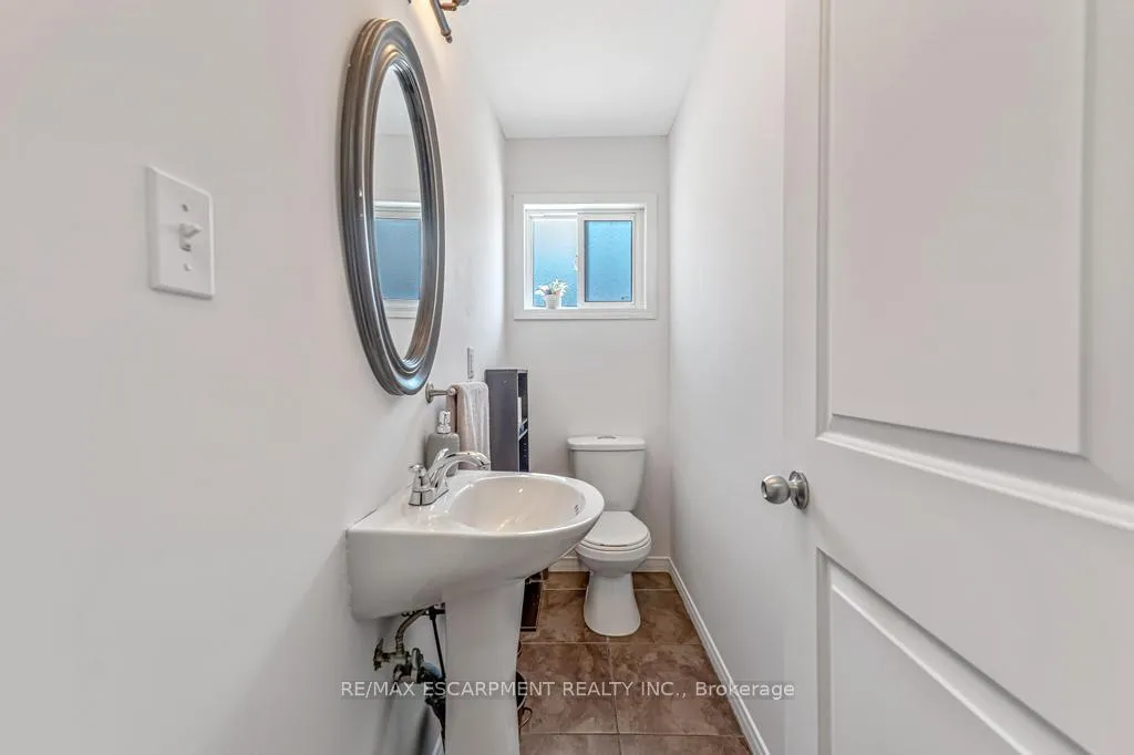 Photo 5 of 1265 Fennell Avenue E, Hamilton, Huntington — HOMEH