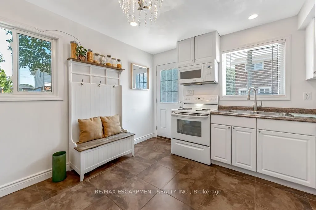 Photo 10 of 1265 Fennell Avenue E, Hamilton, Huntington — HOMEH