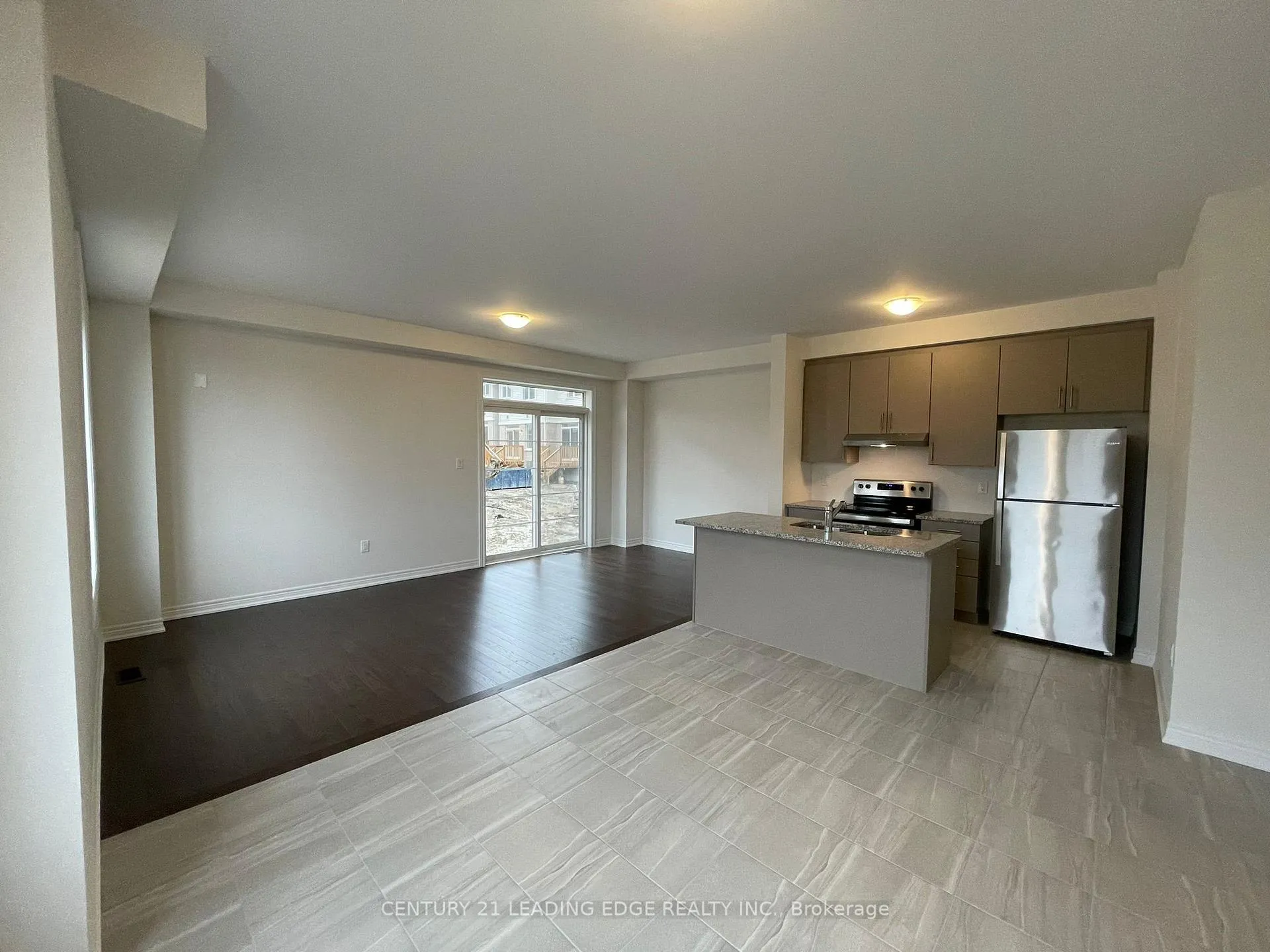 Photo 3 of 60 Air Dancer Crescent, Oshawa, Windfields — HOMEH