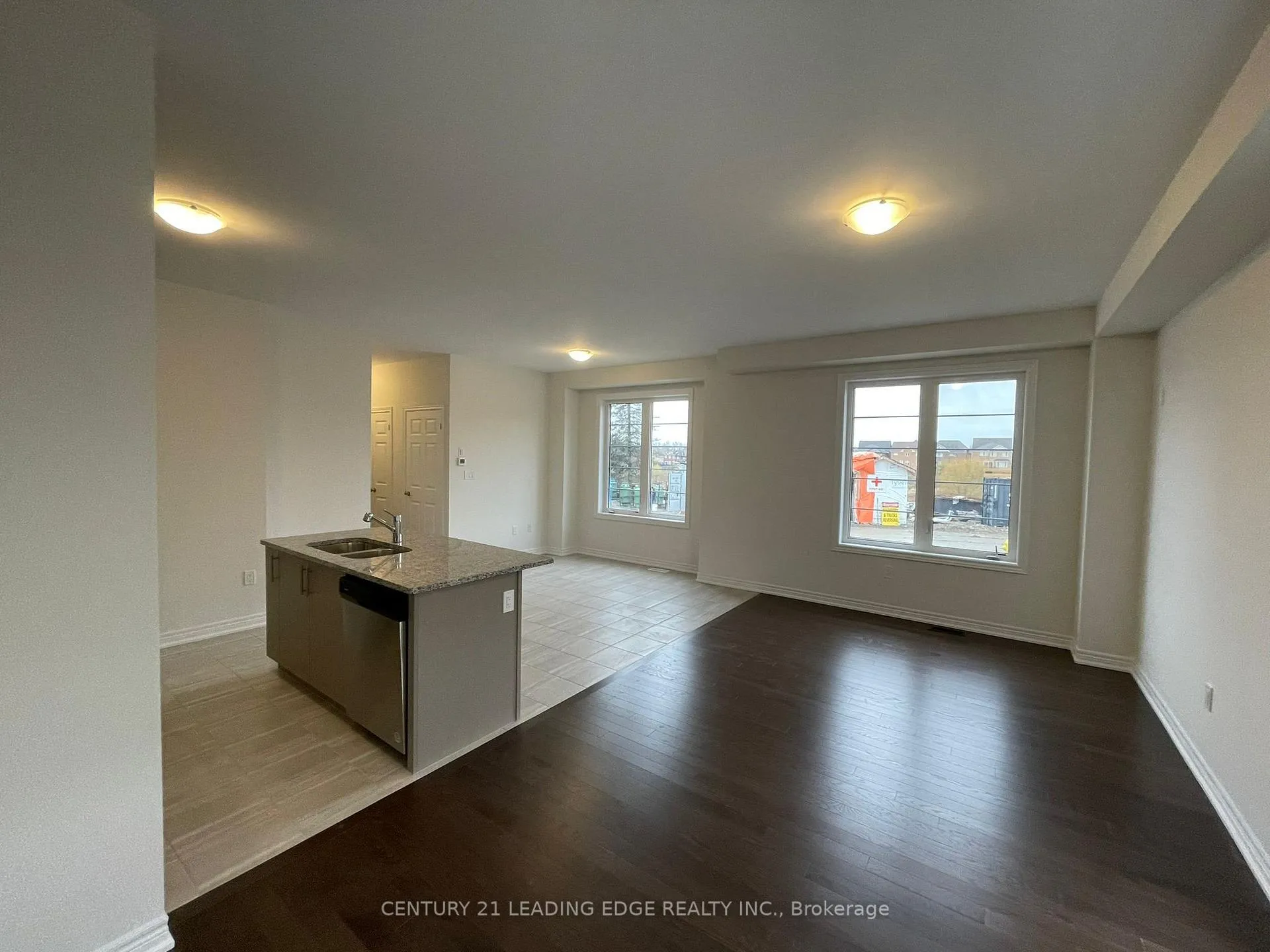 Photo 5 of 60 Air Dancer Crescent, Oshawa, Windfields — HOMEH