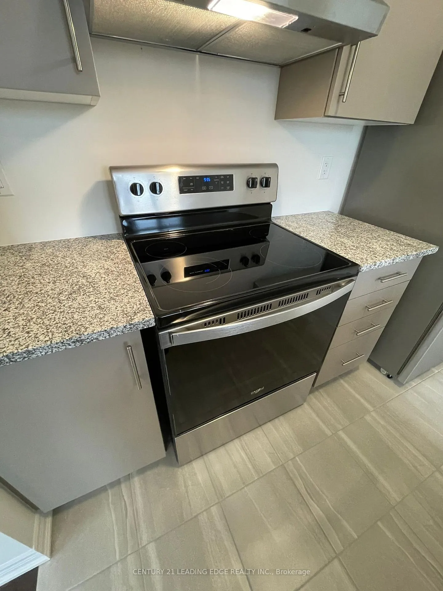 Photo 6 of 60 Air Dancer Crescent, Oshawa, Windfields — HOMEH