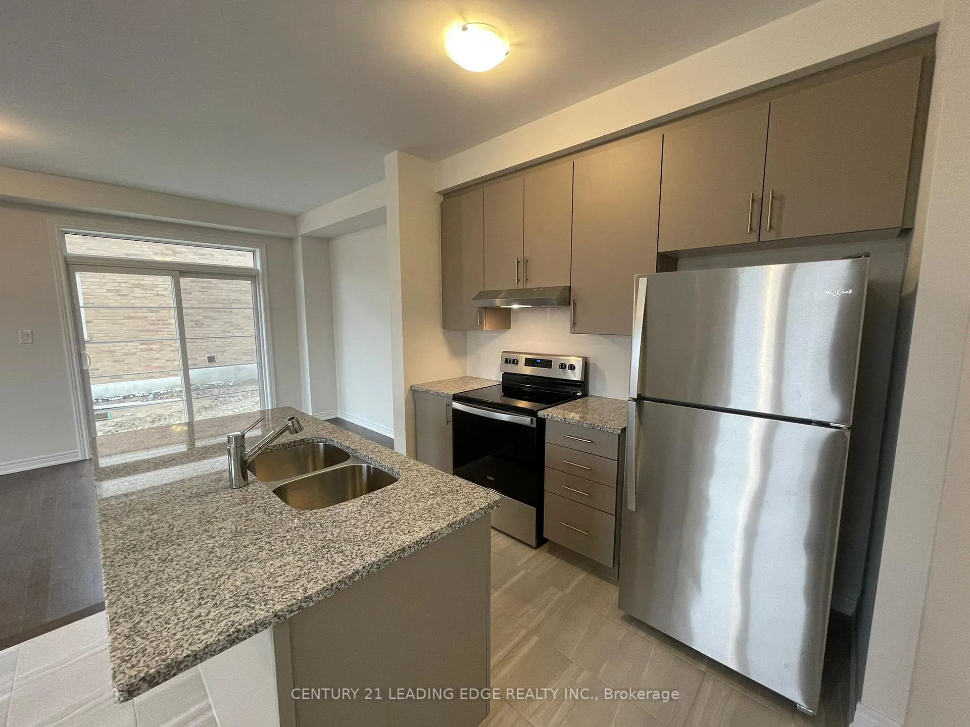 Photo 8 of 60 Air Dancer Crescent, Oshawa, Windfields — HOMEH
