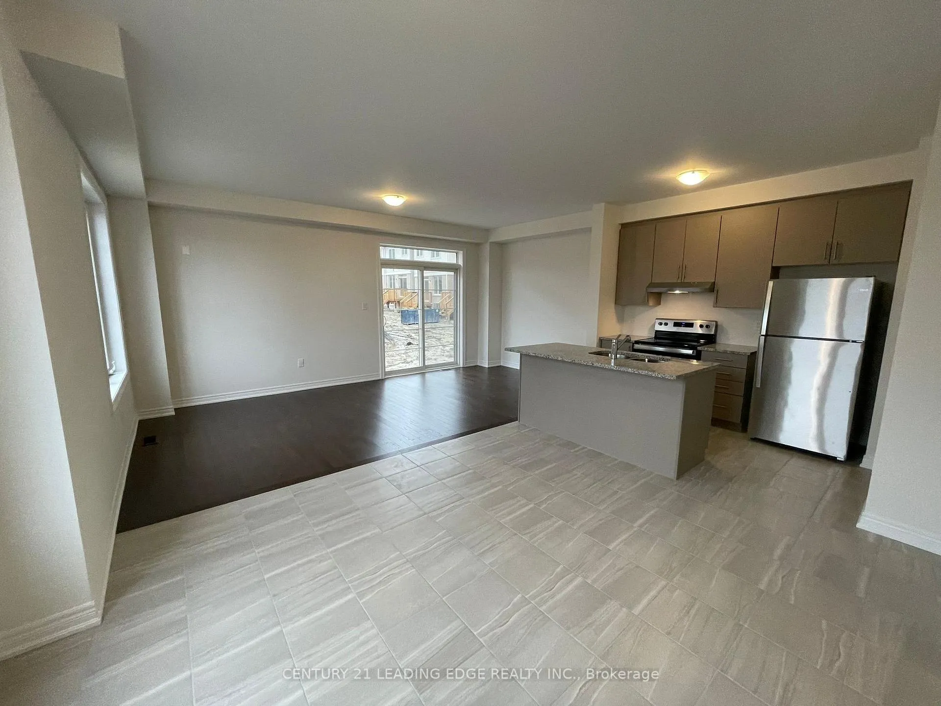 Photo 9 of 60 Air Dancer Crescent, Oshawa, Windfields — HOMEH