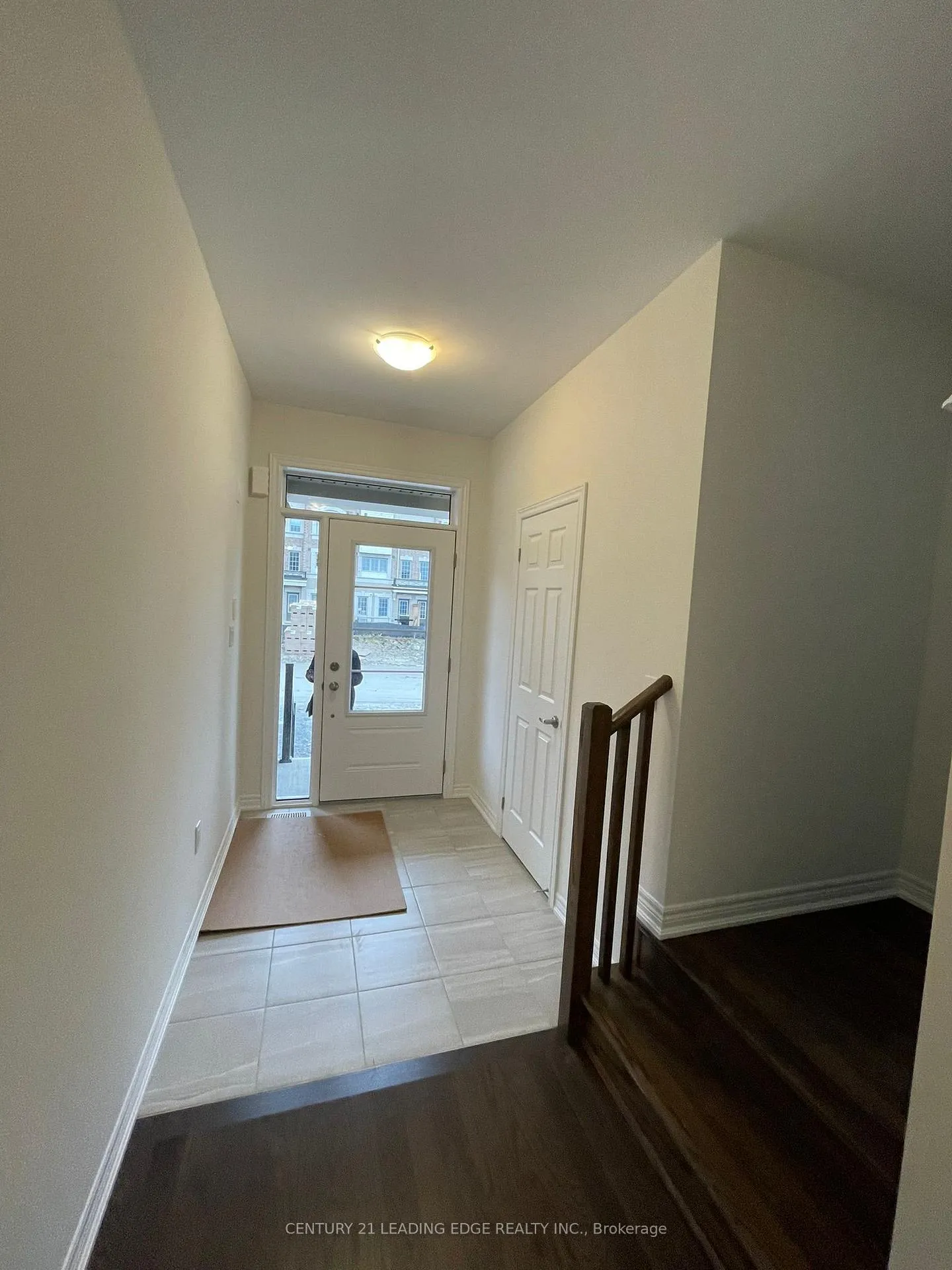 Photo 10 of 60 Air Dancer Crescent, Oshawa, Windfields — HOMEH
