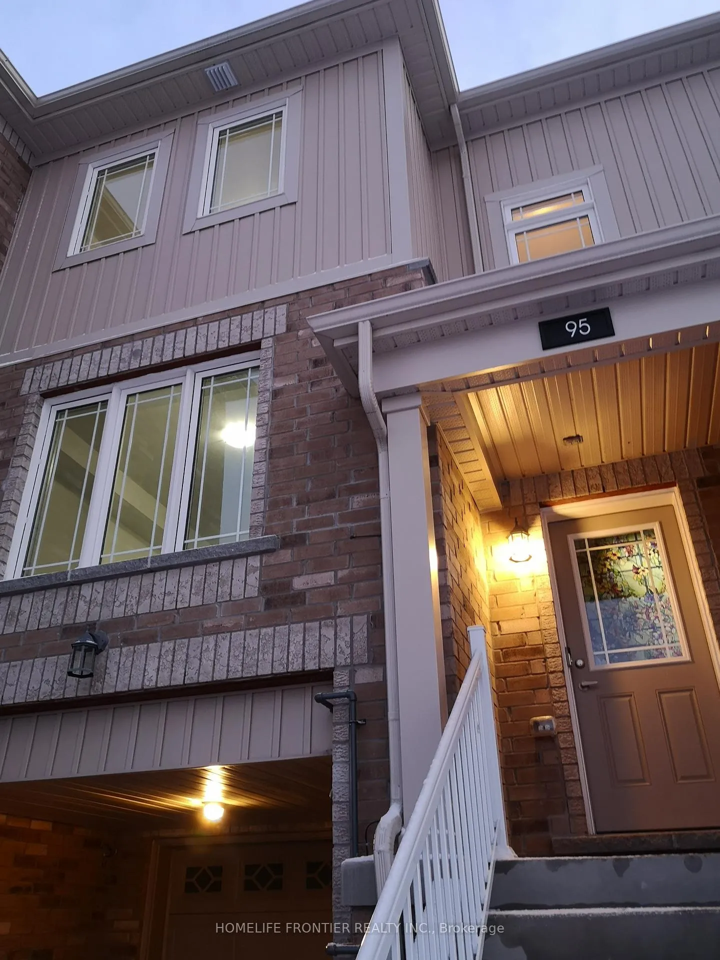 Photo 2 of 95 Frank's Way, Barrie, Allandale — HOMEH