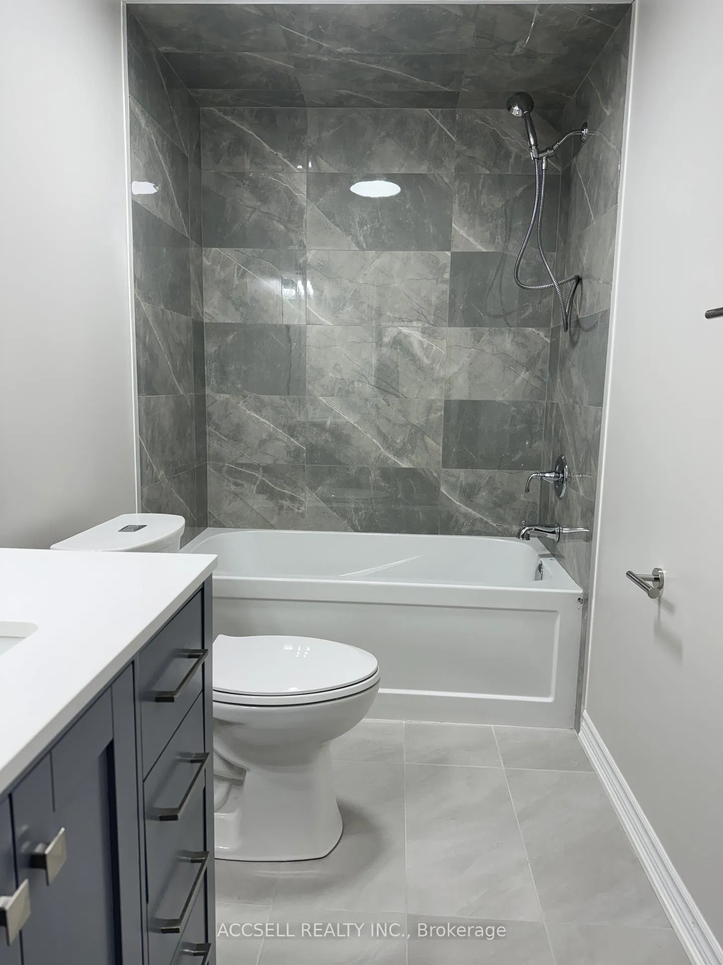 Photo 7 of Unit BSMT, 23 Catherine Drive, Barrie, Painswick South — HOMEH