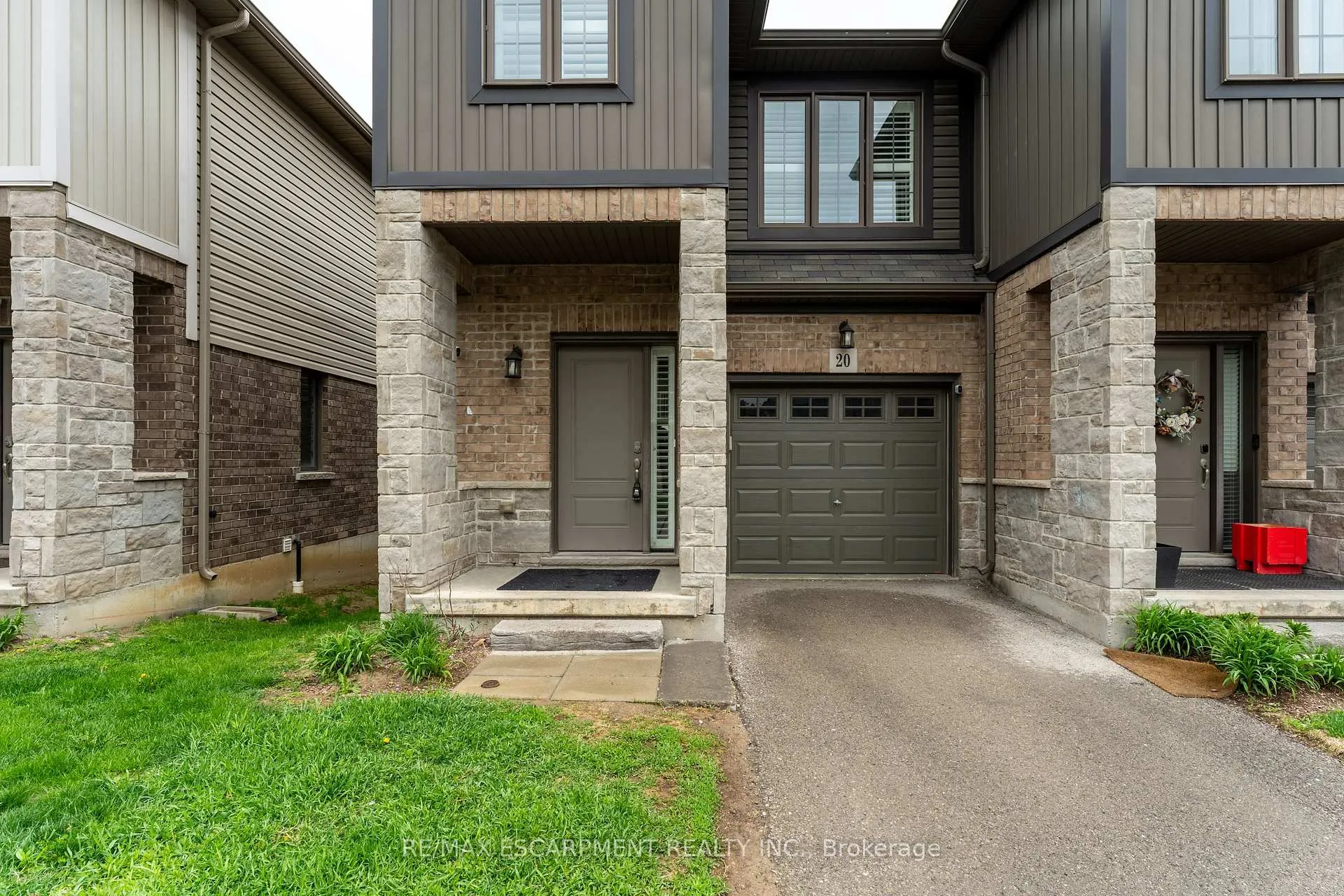 Photo 4 of Unit 20, 377 Glancaster Road, Hamilton, Villages of Glancaster — HOMEH