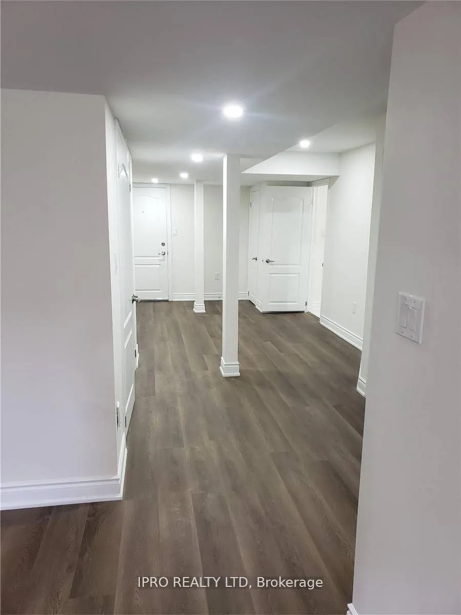 Photo 4 of 45 Royal Links Circle, Brampton, Vales of Castlemore North — HOMEH