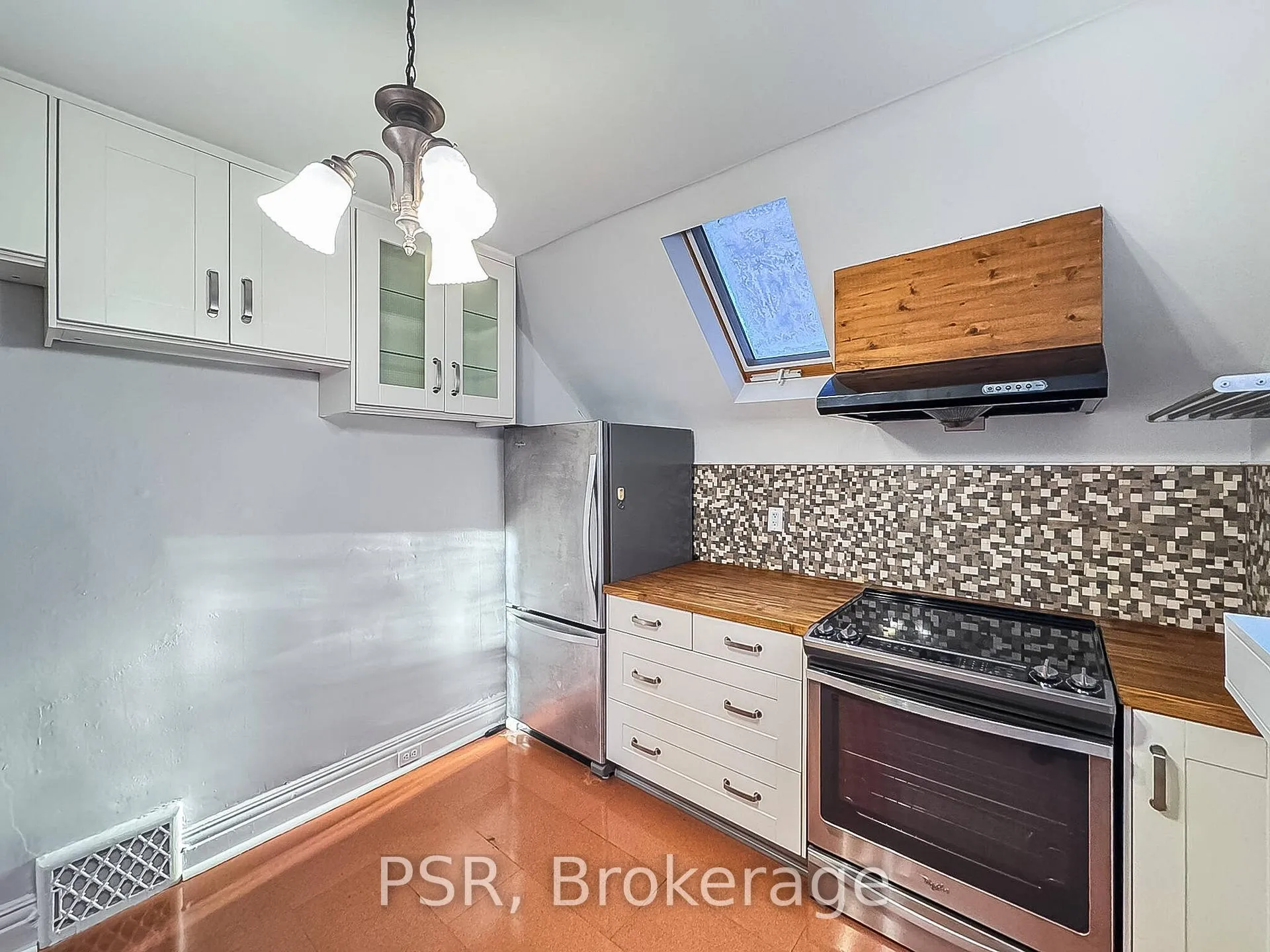 Photo 8 of Unit Upper, 79 Wembley Drive, Toronto, Woodbine Corridor — HOMEH