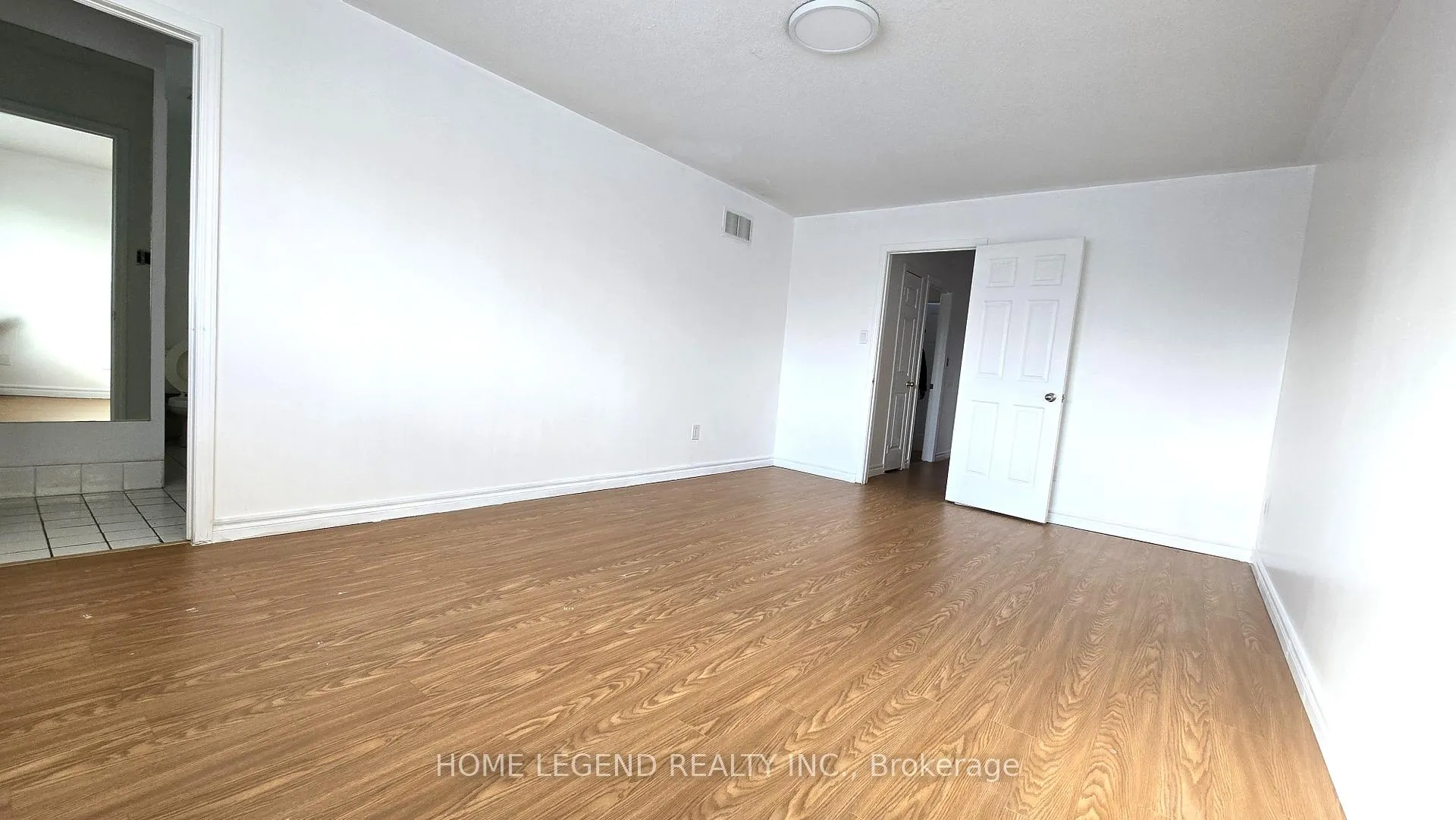 Photo 7 of 3 Merry Brook Lane, Markham, Milliken Mills West — HOMEH