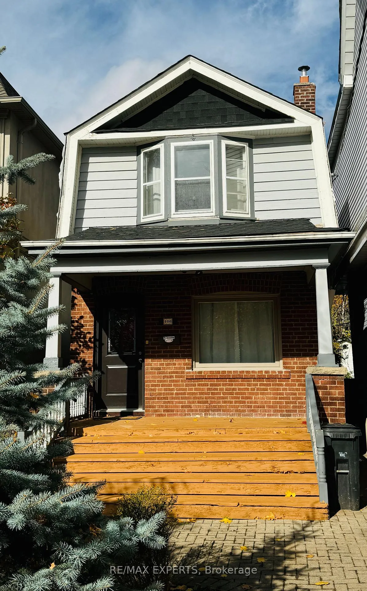 Front of 406 Balliol Street N