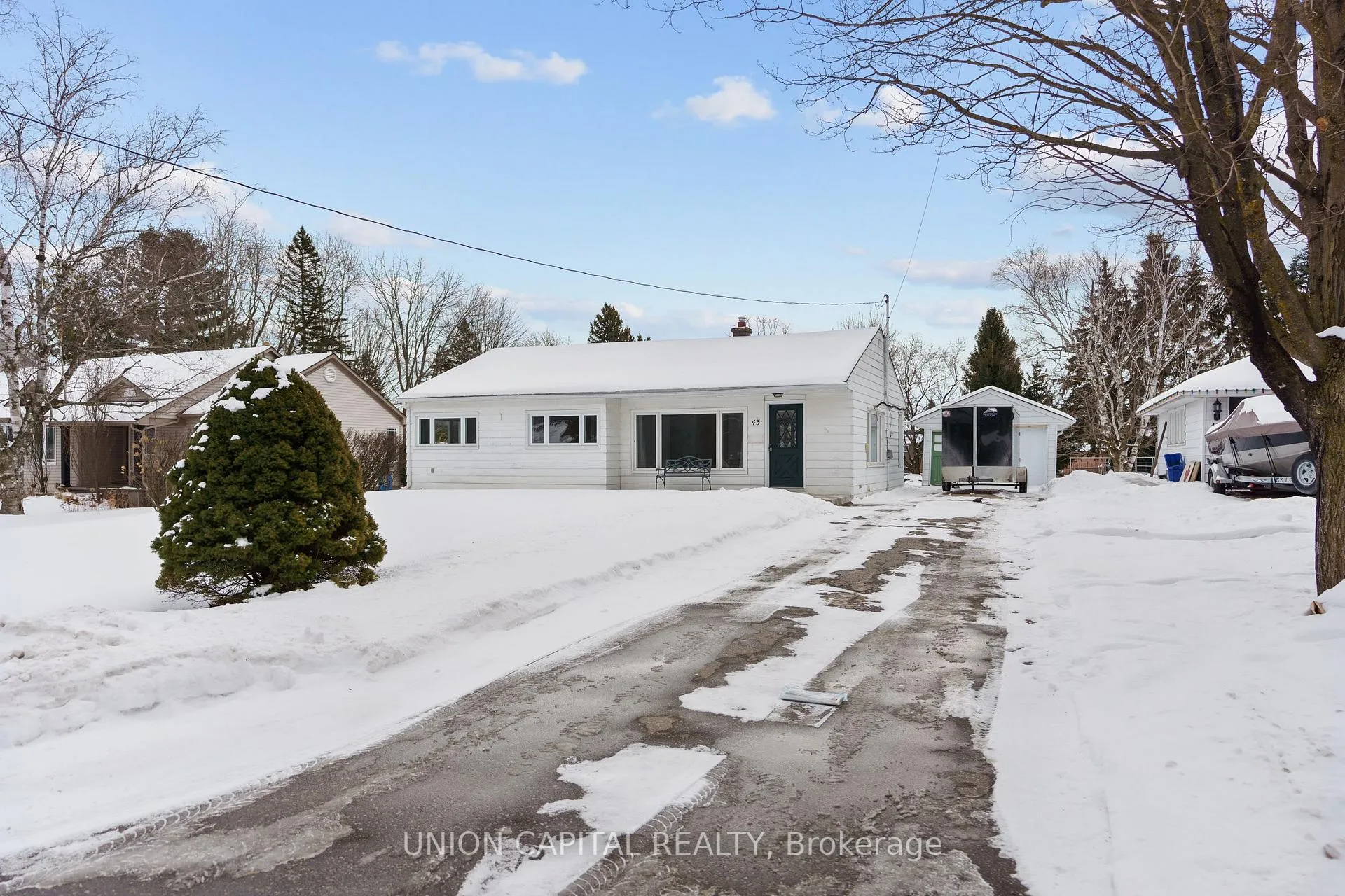 Photo 3 of 43 Faris Avenue, King, Nobleton — HOMEH