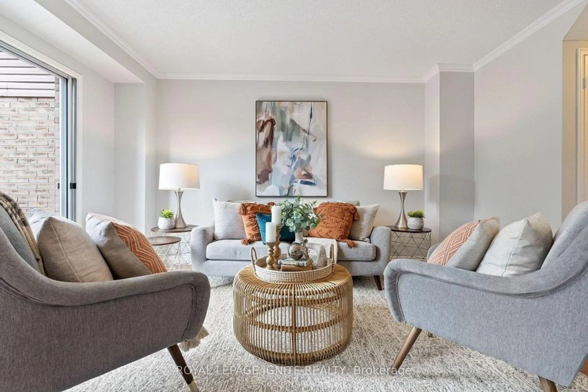 Photo 3 of 36 Pinebrook Crescent, Whitby, Williamsburg — HOMEH