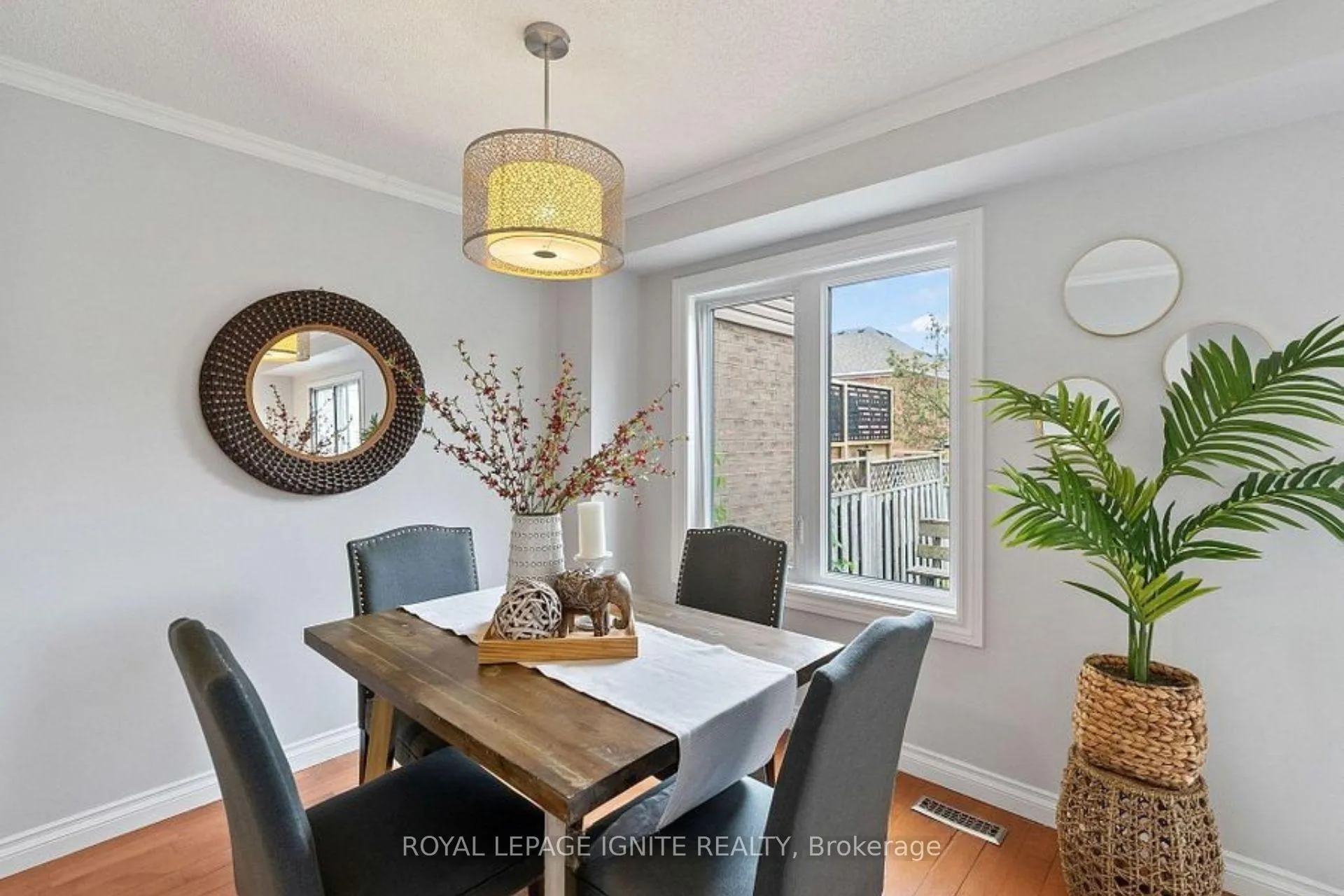 Photo 4 of 36 Pinebrook Crescent, Whitby, Williamsburg — HOMEH