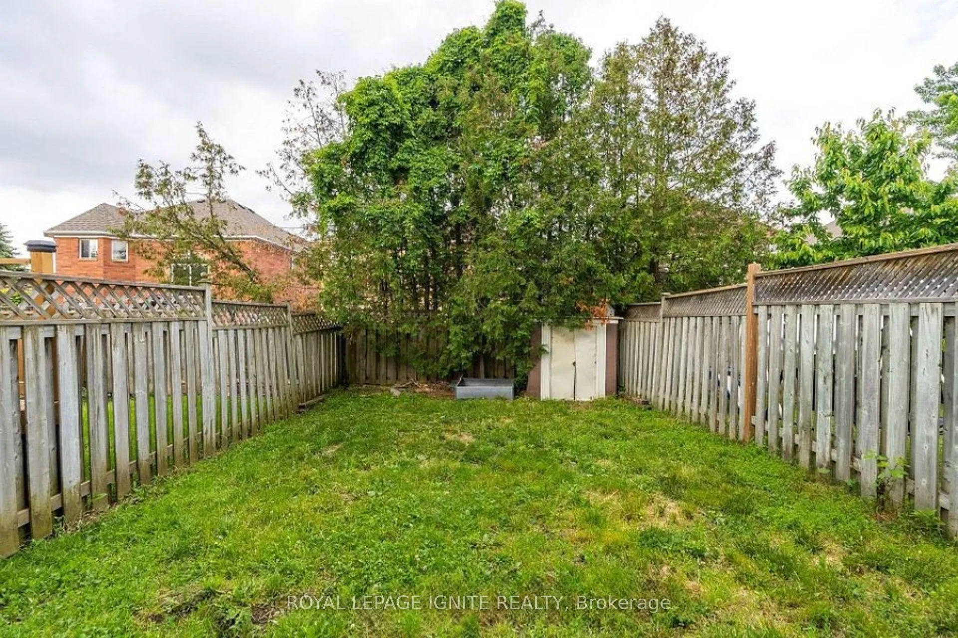 Photo 11 of 36 Pinebrook Crescent, Whitby, Williamsburg — HOMEH