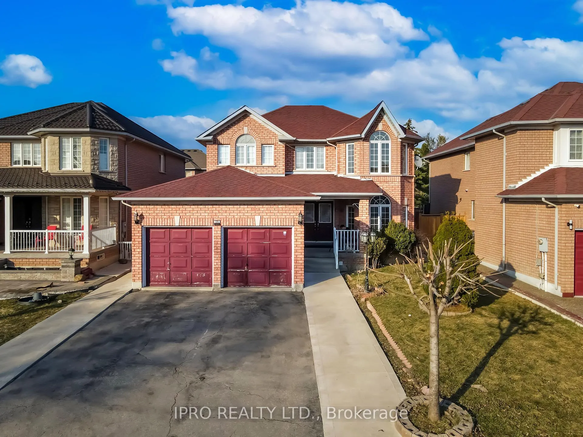 Photo 1 of 285 Fernforest Drive, Brampton, Sandringham-Wellington — HOMEH