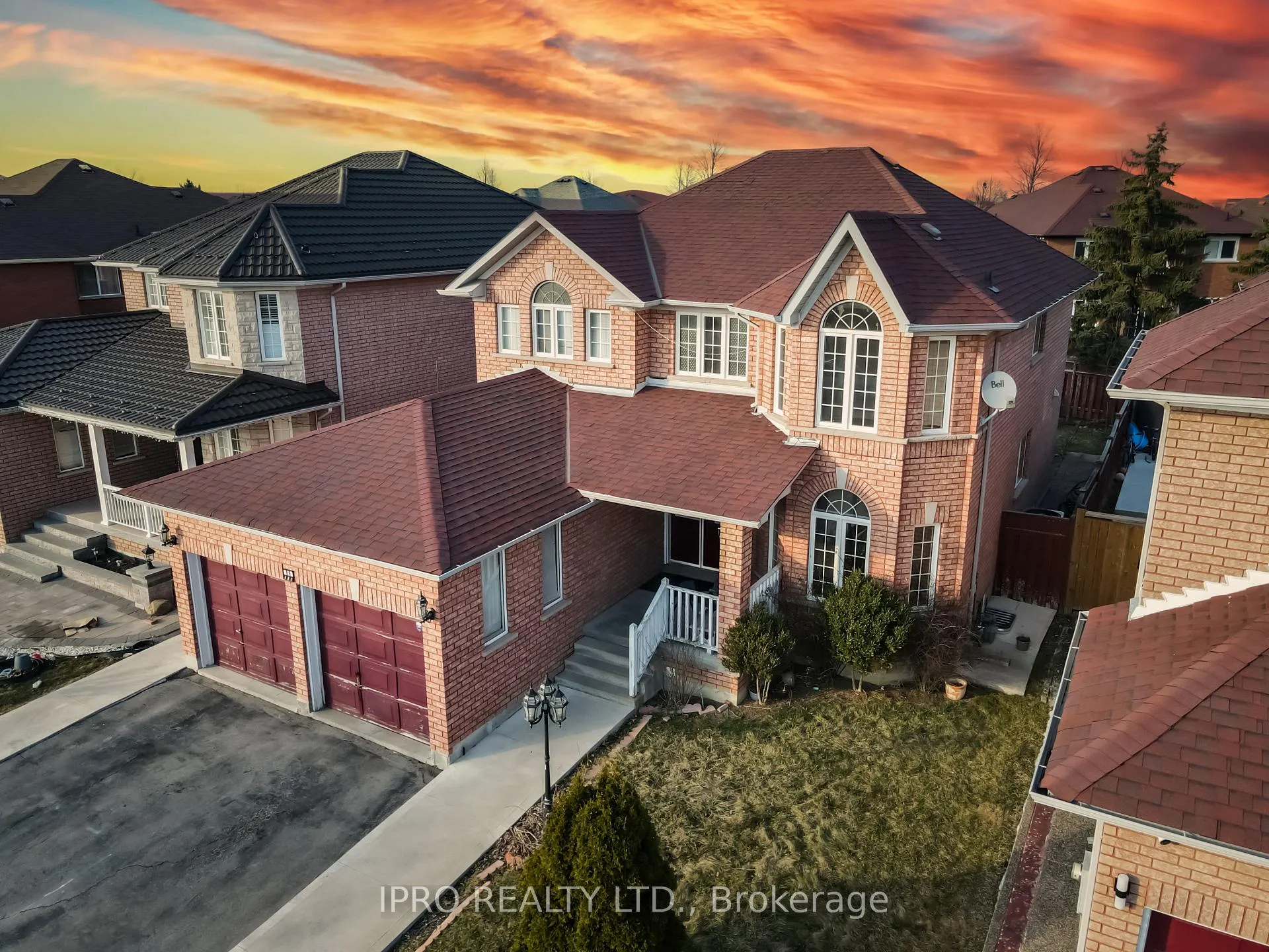 Photo 3 of 285 Fernforest Drive, Brampton, Sandringham-Wellington — HOMEH