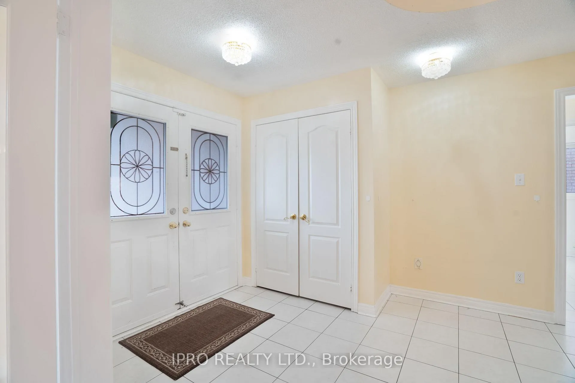 Photo 4 of 285 Fernforest Drive, Brampton, Sandringham-Wellington — HOMEH