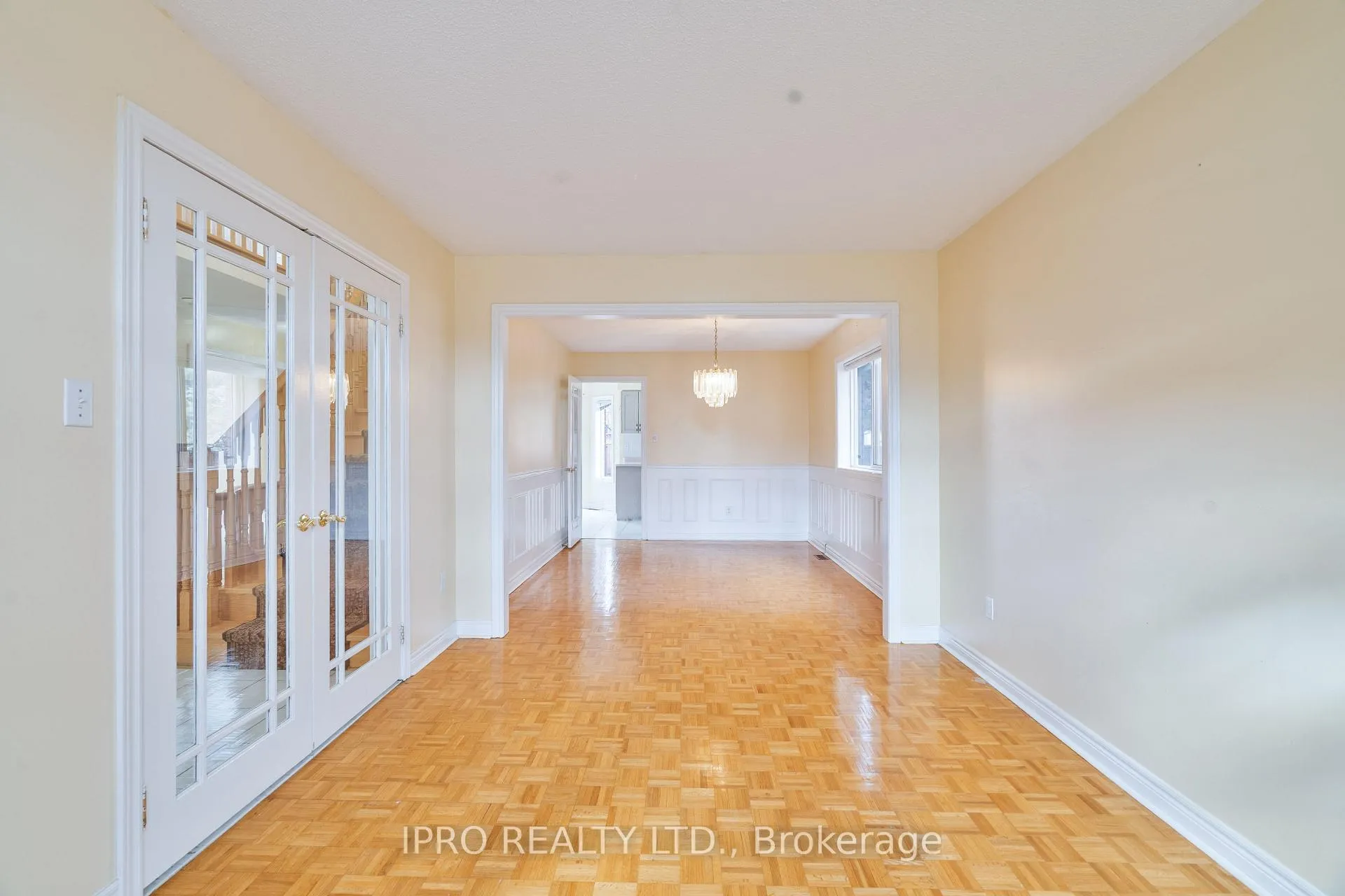 Photo 7 of 285 Fernforest Drive, Brampton, Sandringham-Wellington — HOMEH