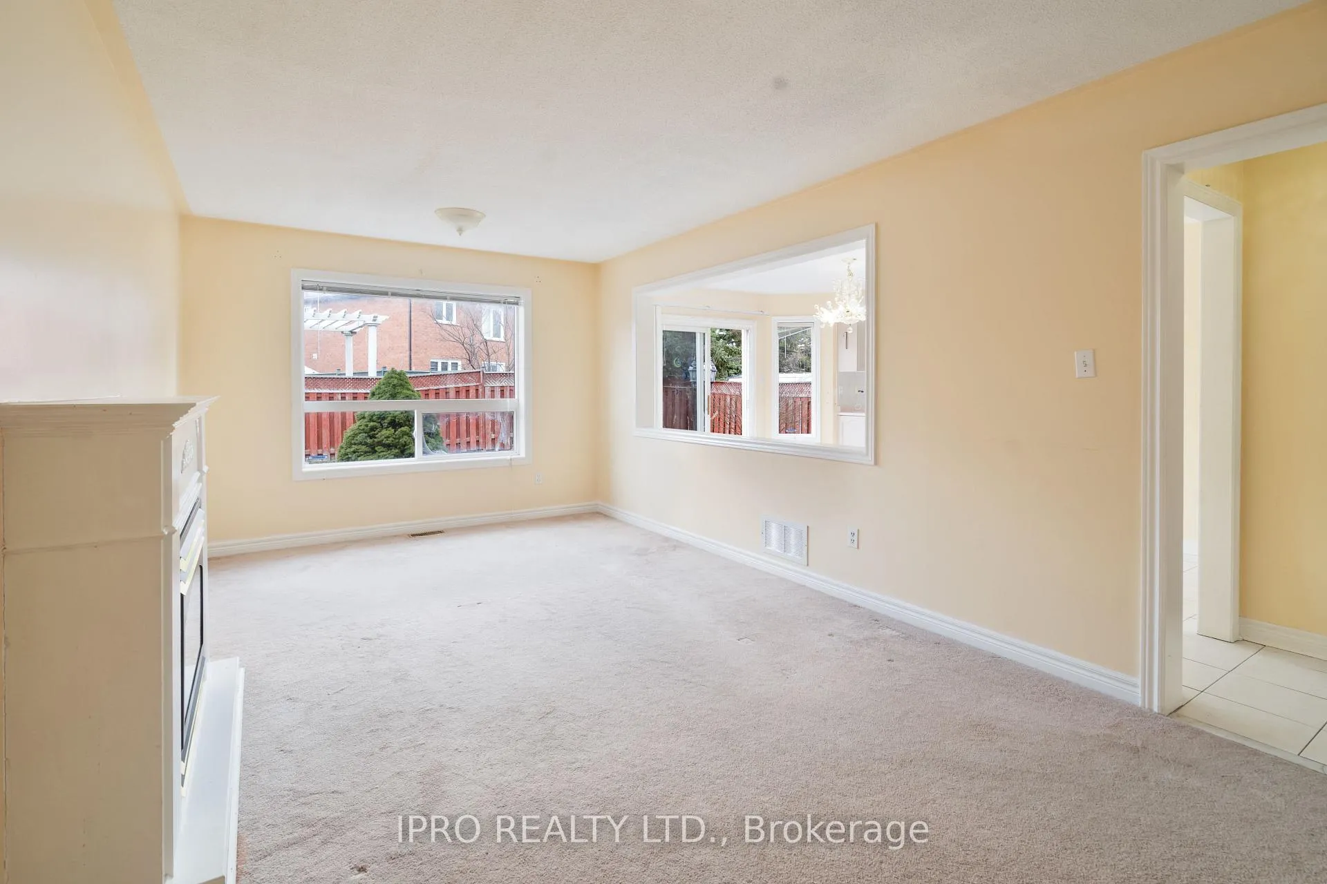 Photo 9 of 285 Fernforest Drive, Brampton, Sandringham-Wellington — HOMEH