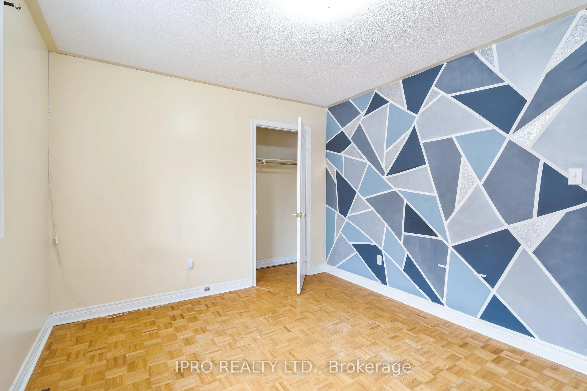 Photo 16 of 285 Fernforest Drive, Brampton, Sandringham-Wellington — HOMEH