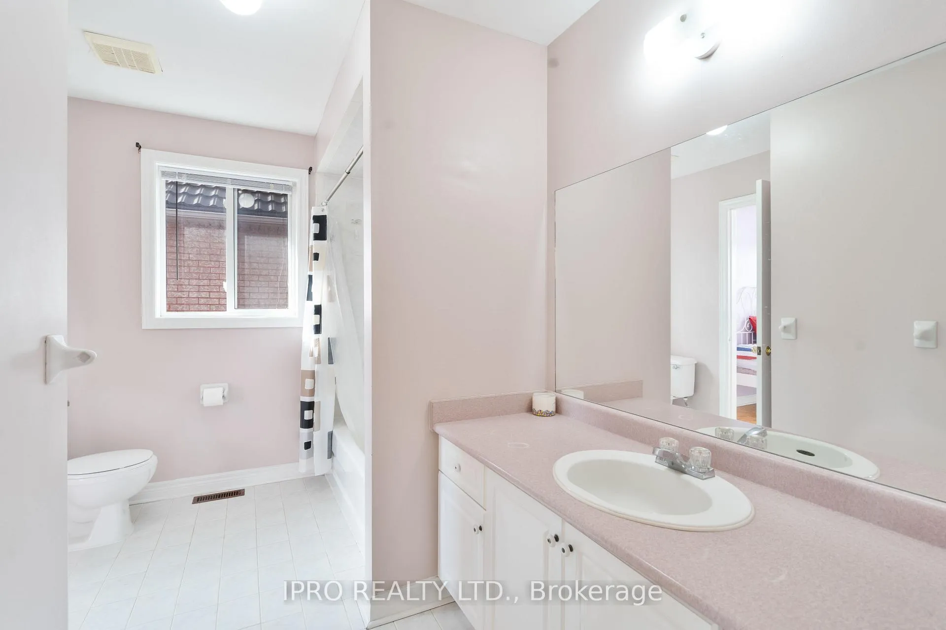 Photo 19 of 285 Fernforest Drive, Brampton, Sandringham-Wellington — HOMEH