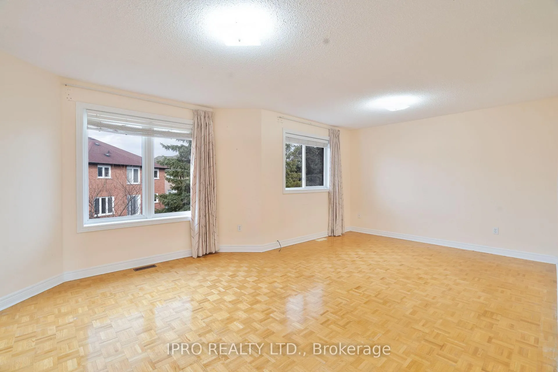 Photo 24 of 285 Fernforest Drive, Brampton, Sandringham-Wellington — HOMEH