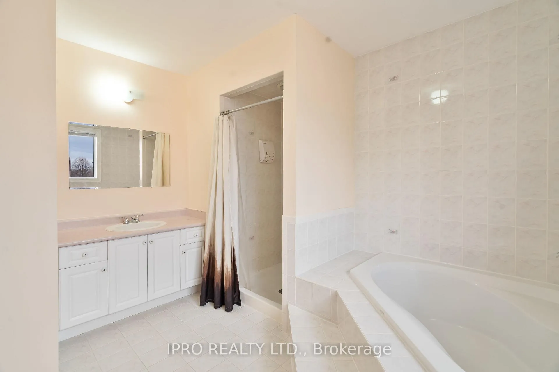 Photo 27 of 285 Fernforest Drive, Brampton, Sandringham-Wellington — HOMEH