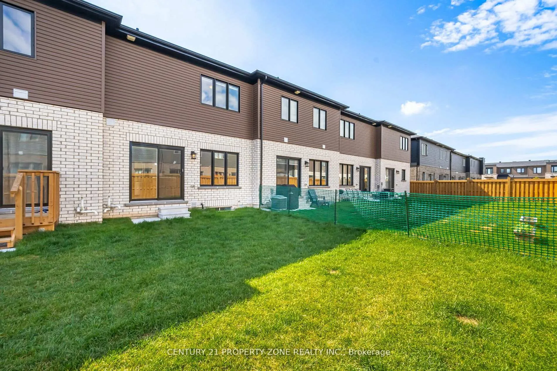 Photo 30 of 17 Evergreen Terrace E, Barrie, Painswick South — HOMEH