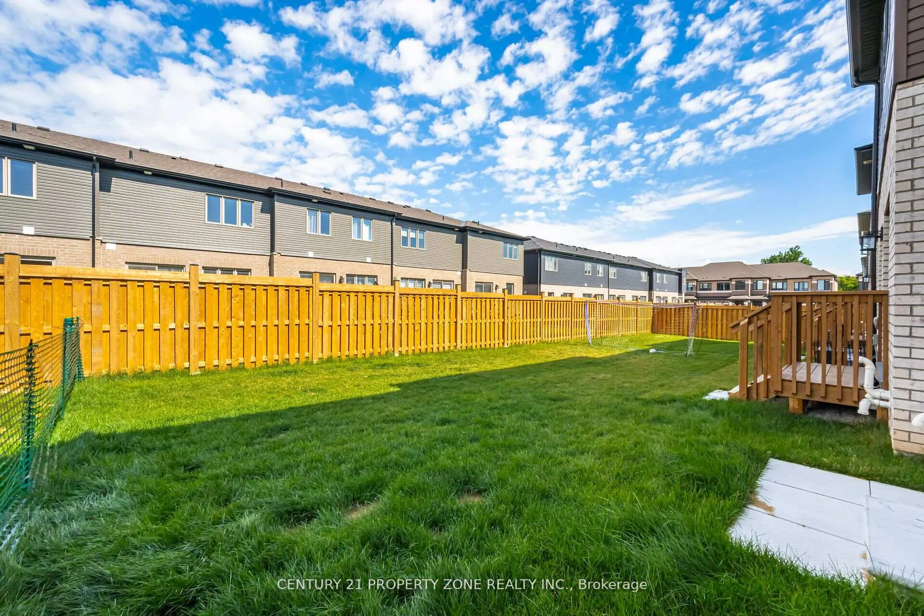 Photo 32 of 17 Evergreen Terrace E, Barrie, Painswick South — HOMEH