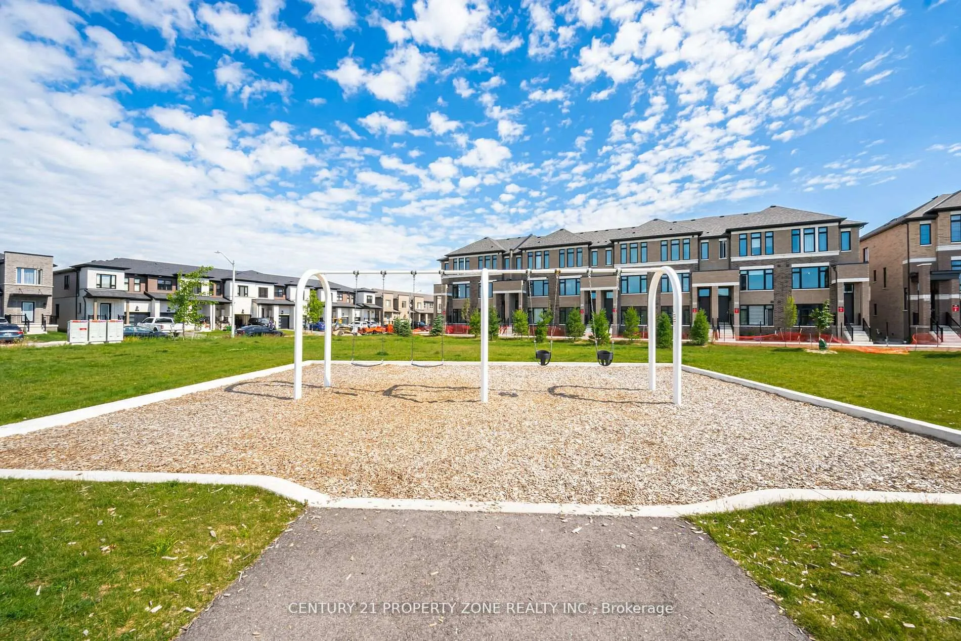 Photo 36 of 17 Evergreen Terrace E, Barrie, Painswick South — HOMEH
