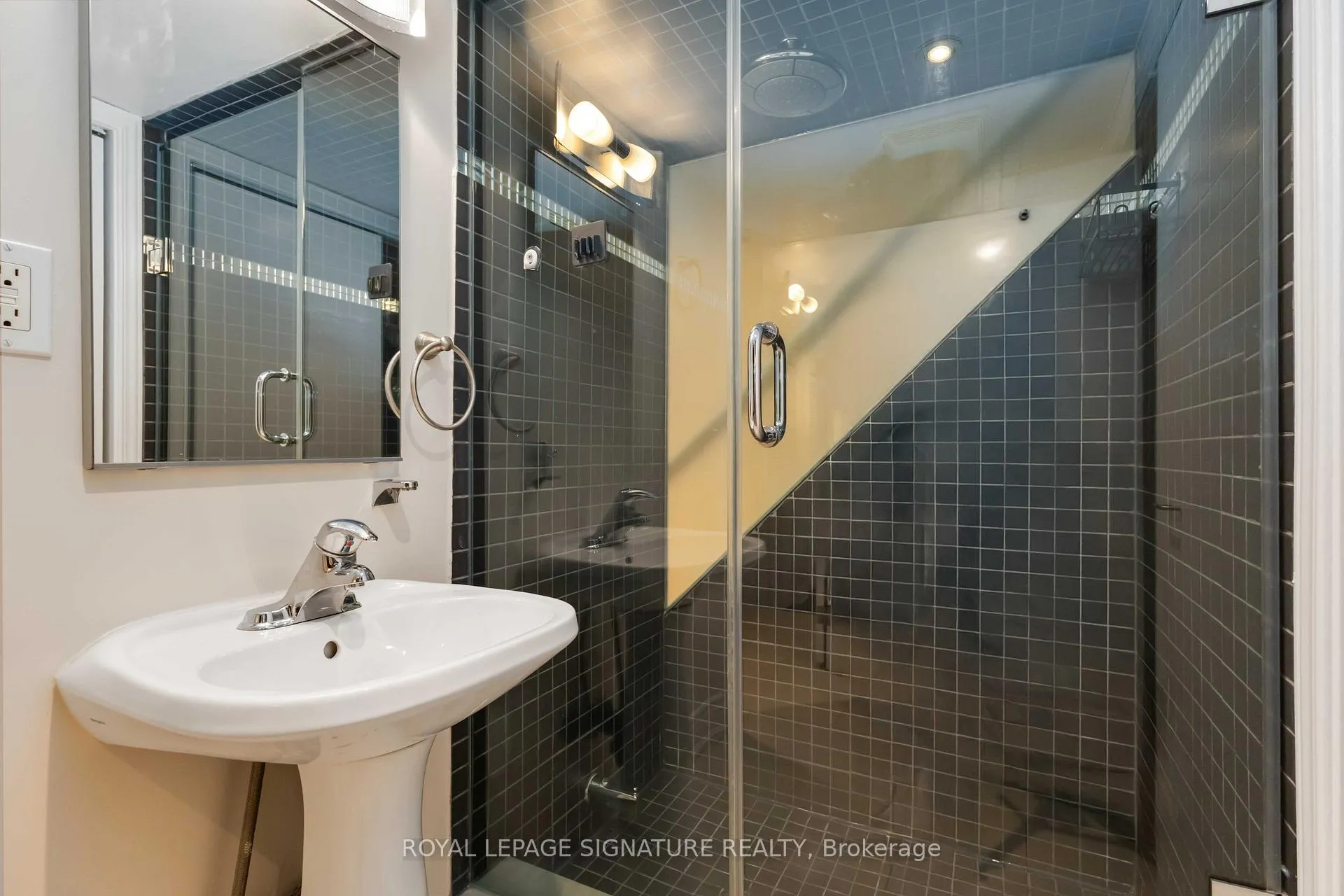 Photo 24 of 229 Donlands Avenue, Toronto, Danforth Village-East York — HOMEH