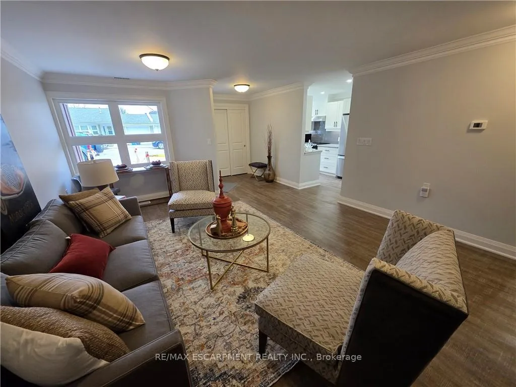 Photo 3 of 40 Szollosy Circle, Hamilton, Kennedy — HOMEH