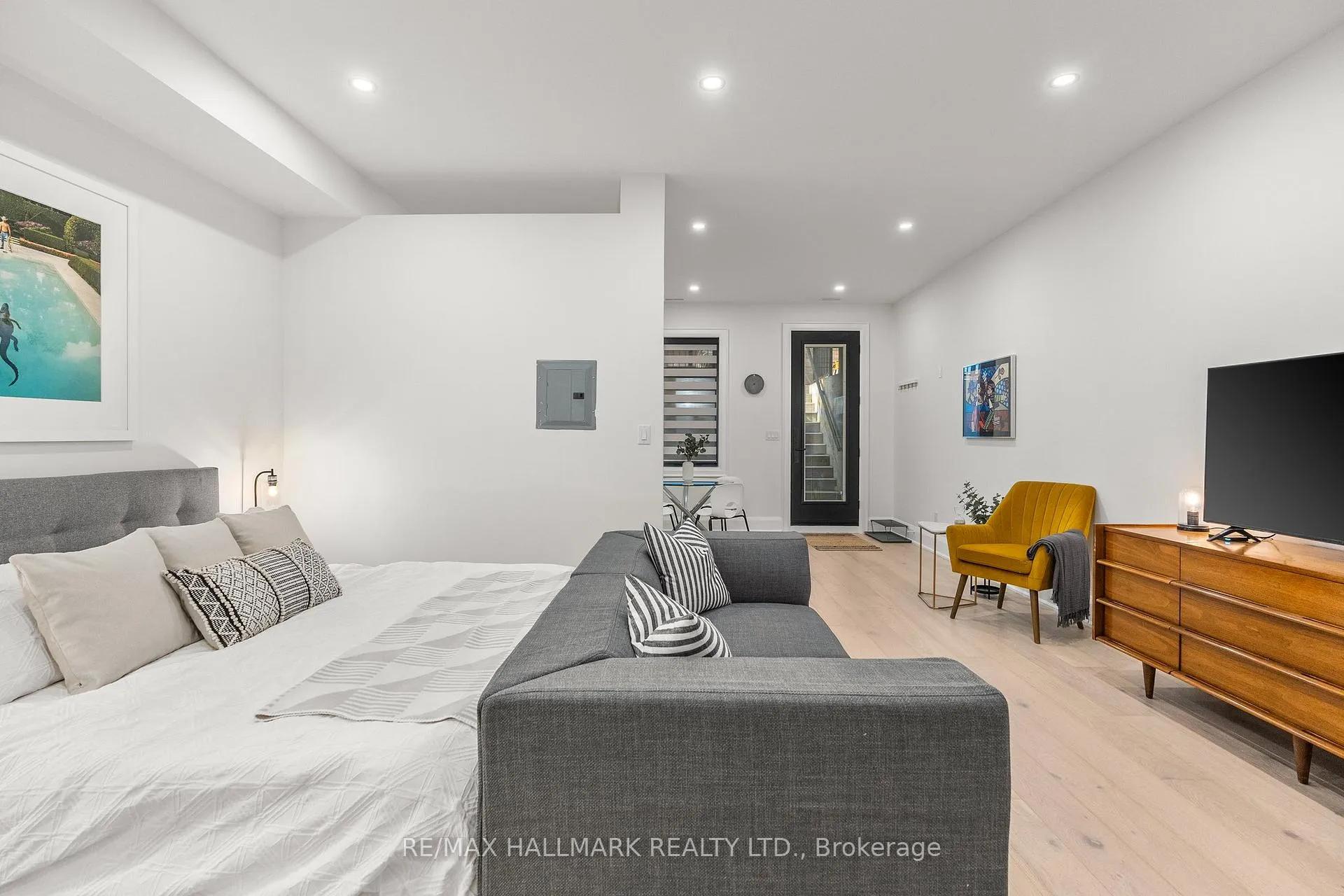 Photo 18 of 12 Glenside Avenue, Toronto, Greenwood-Coxwell — HOMEH
