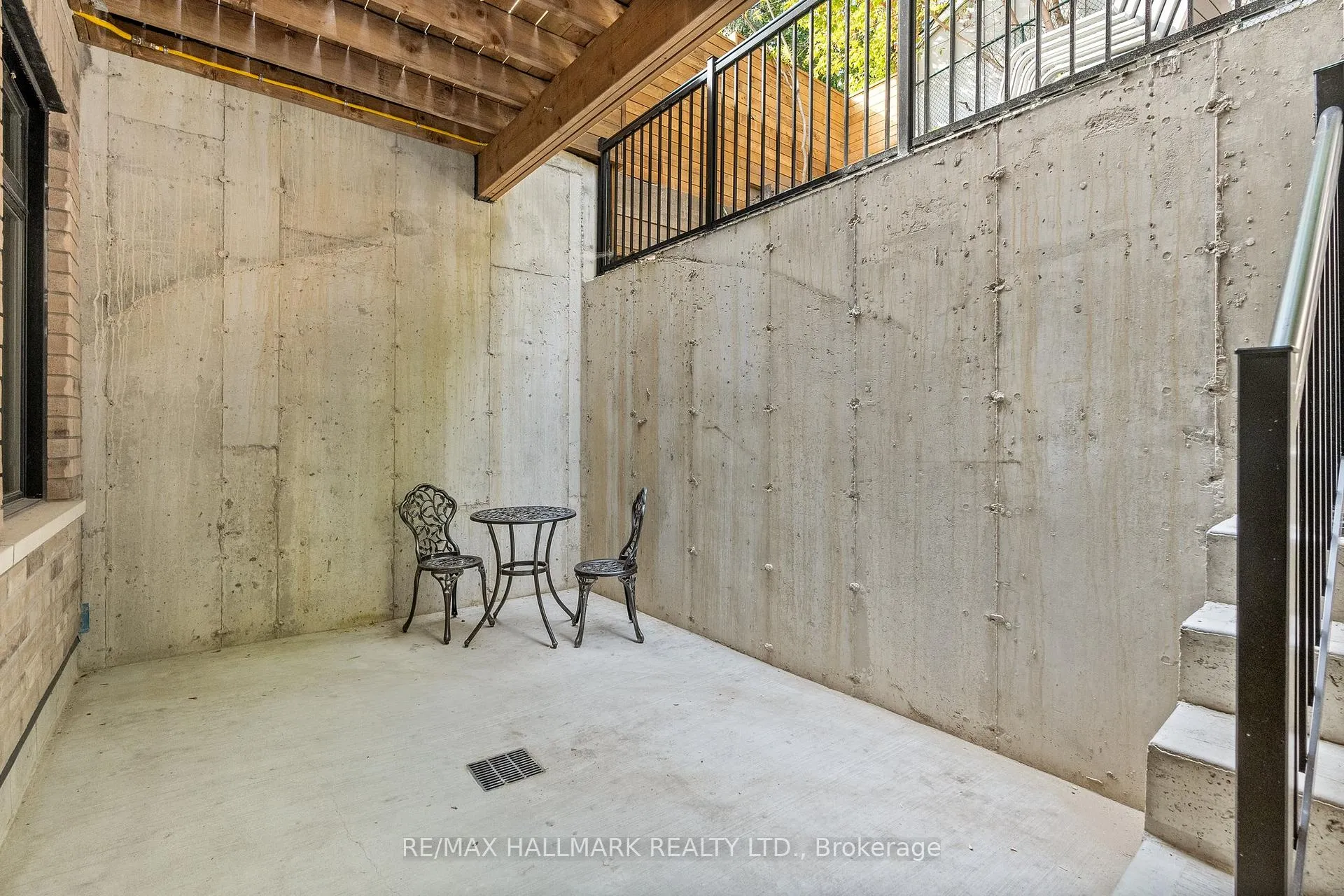 Photo 29 of 12 Glenside Avenue, Toronto, Greenwood-Coxwell — HOMEH