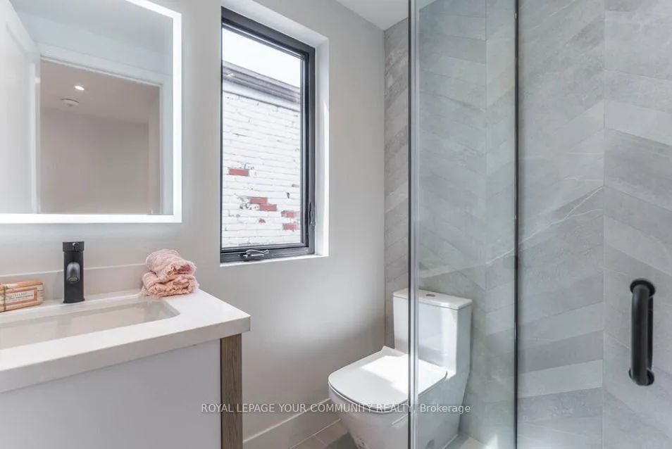 Photo 5 of 38 Ulster Street, Toronto, University — HOMEH