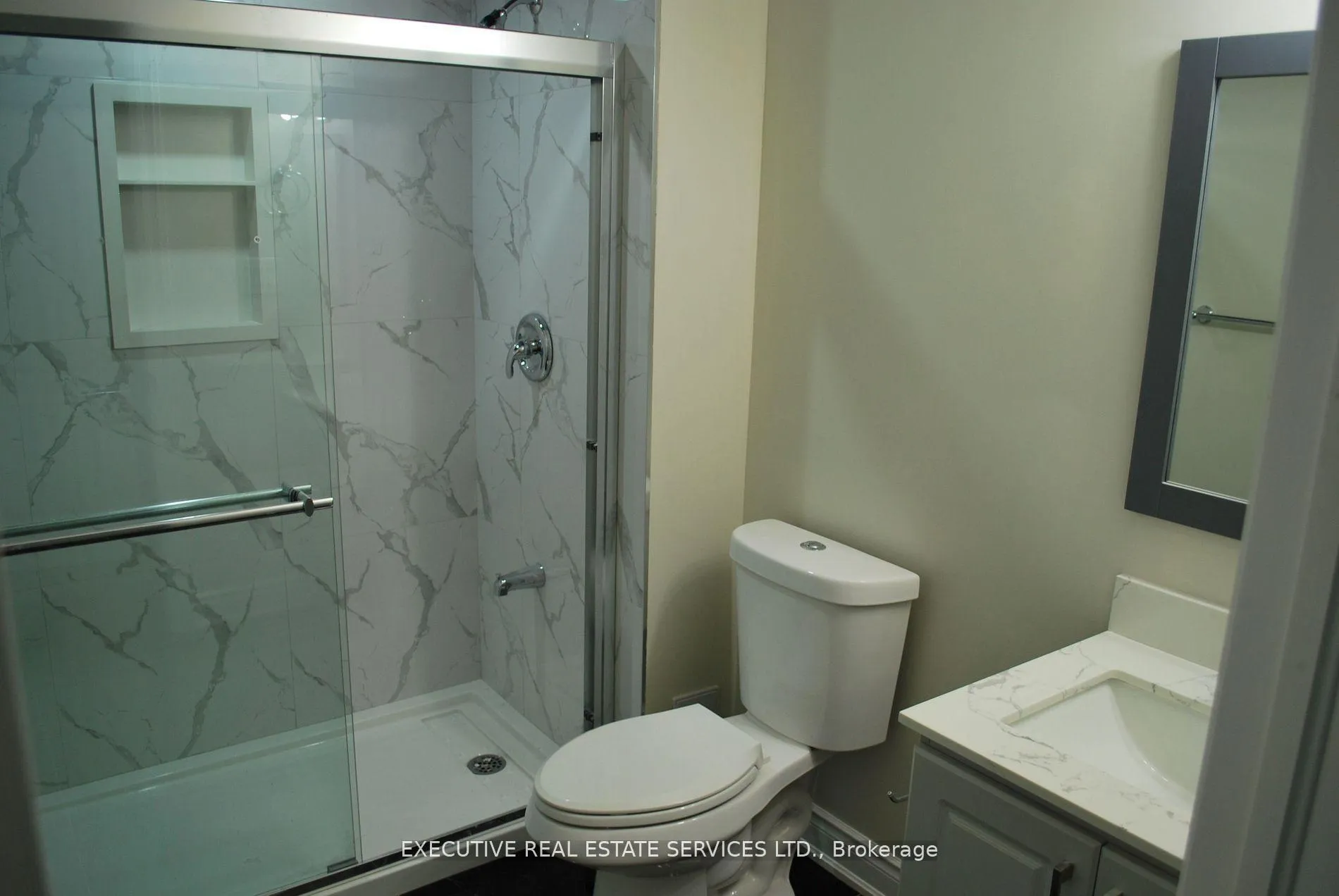 Photo 7 of 42 Wadsworth Circle, Brampton, Snelgrove — HOMEH