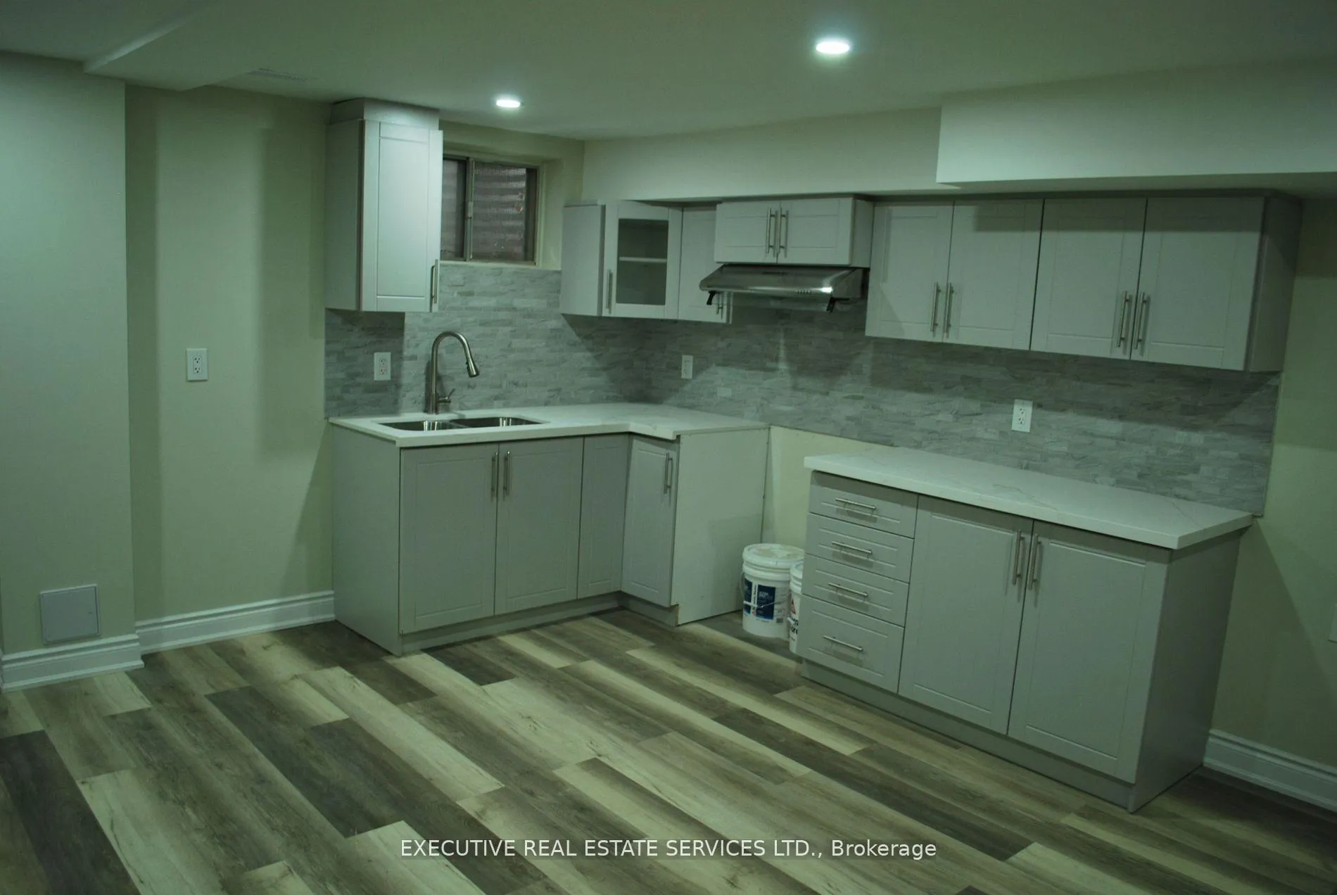 Photo 8 of 42 Wadsworth Circle, Brampton, Snelgrove — HOMEH