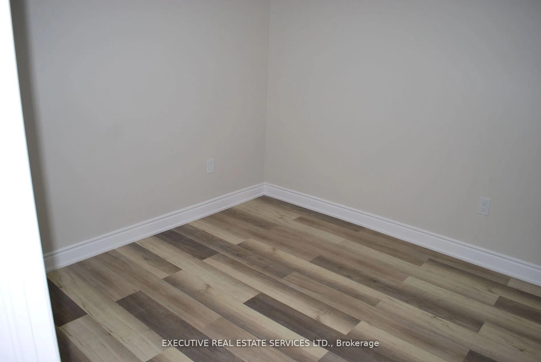 Photo 9 of 42 Wadsworth Circle, Brampton, Snelgrove — HOMEH