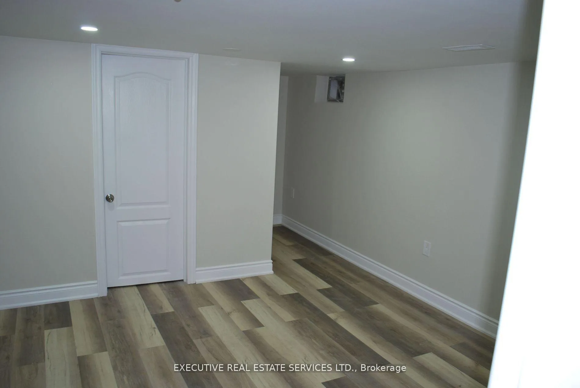 Photo 12 of 42 Wadsworth Circle, Brampton, Snelgrove — HOMEH