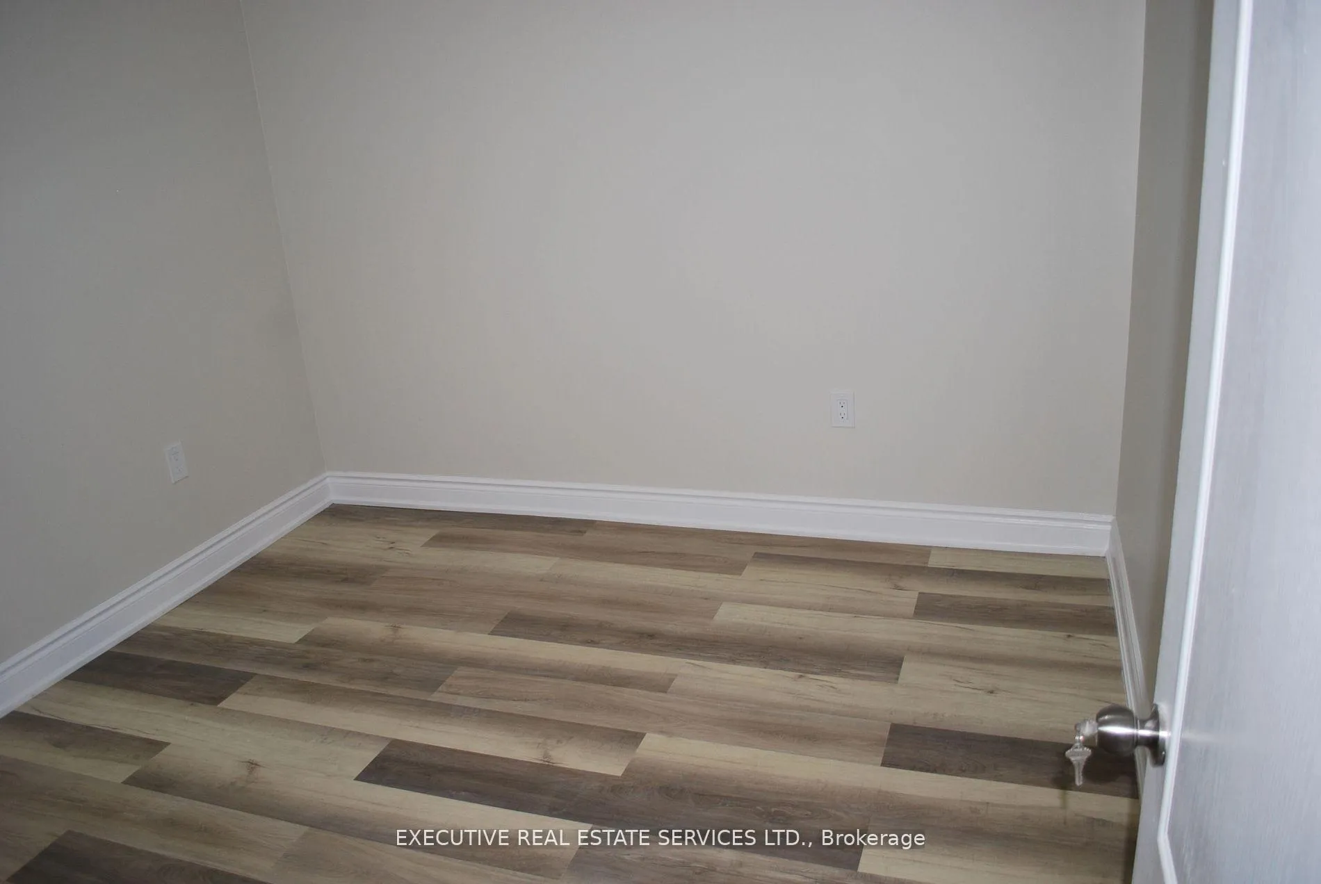 Photo 16 of 42 Wadsworth Circle, Brampton, Snelgrove — HOMEH