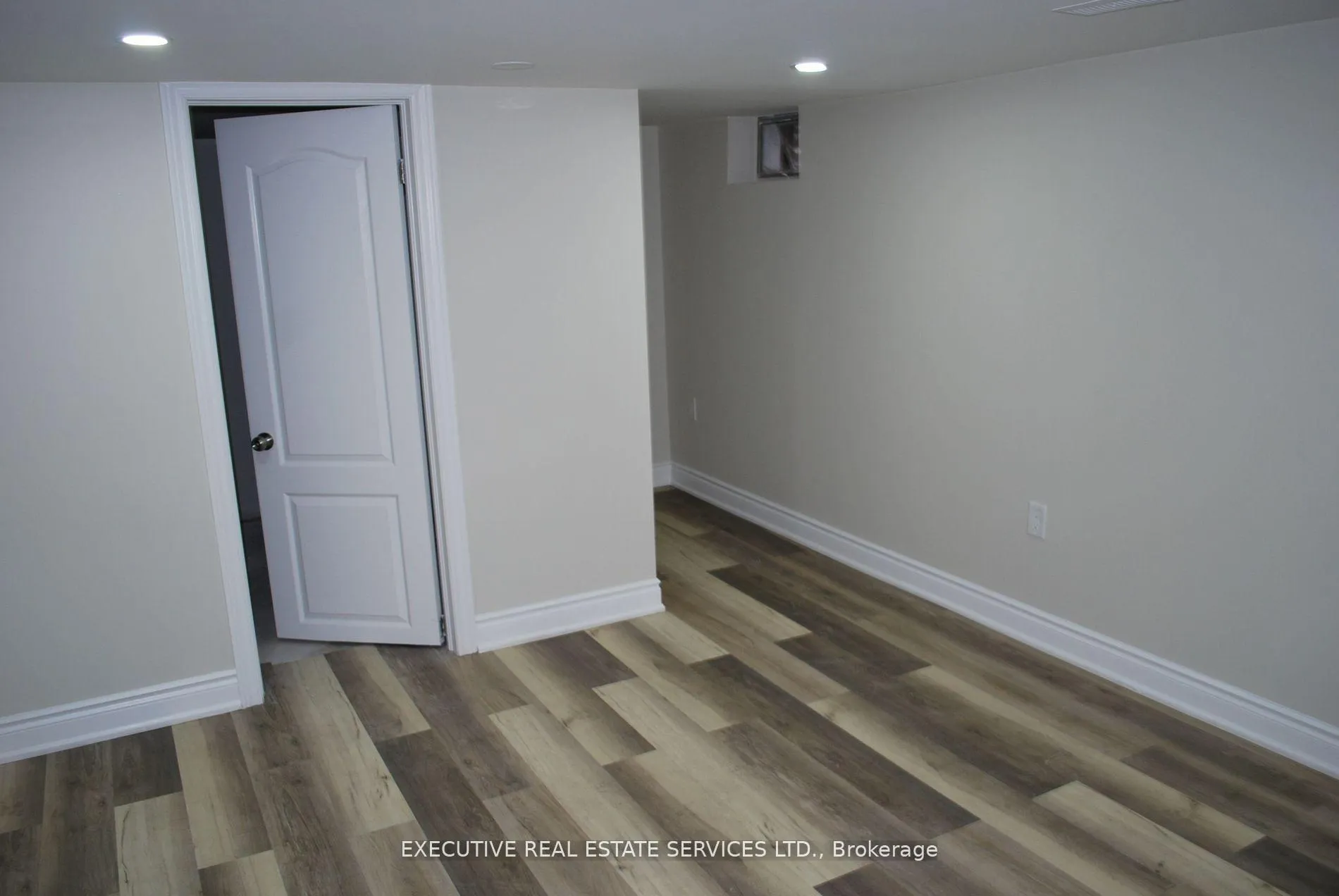 Photo 24 of 42 Wadsworth Circle, Brampton, Snelgrove — HOMEH
