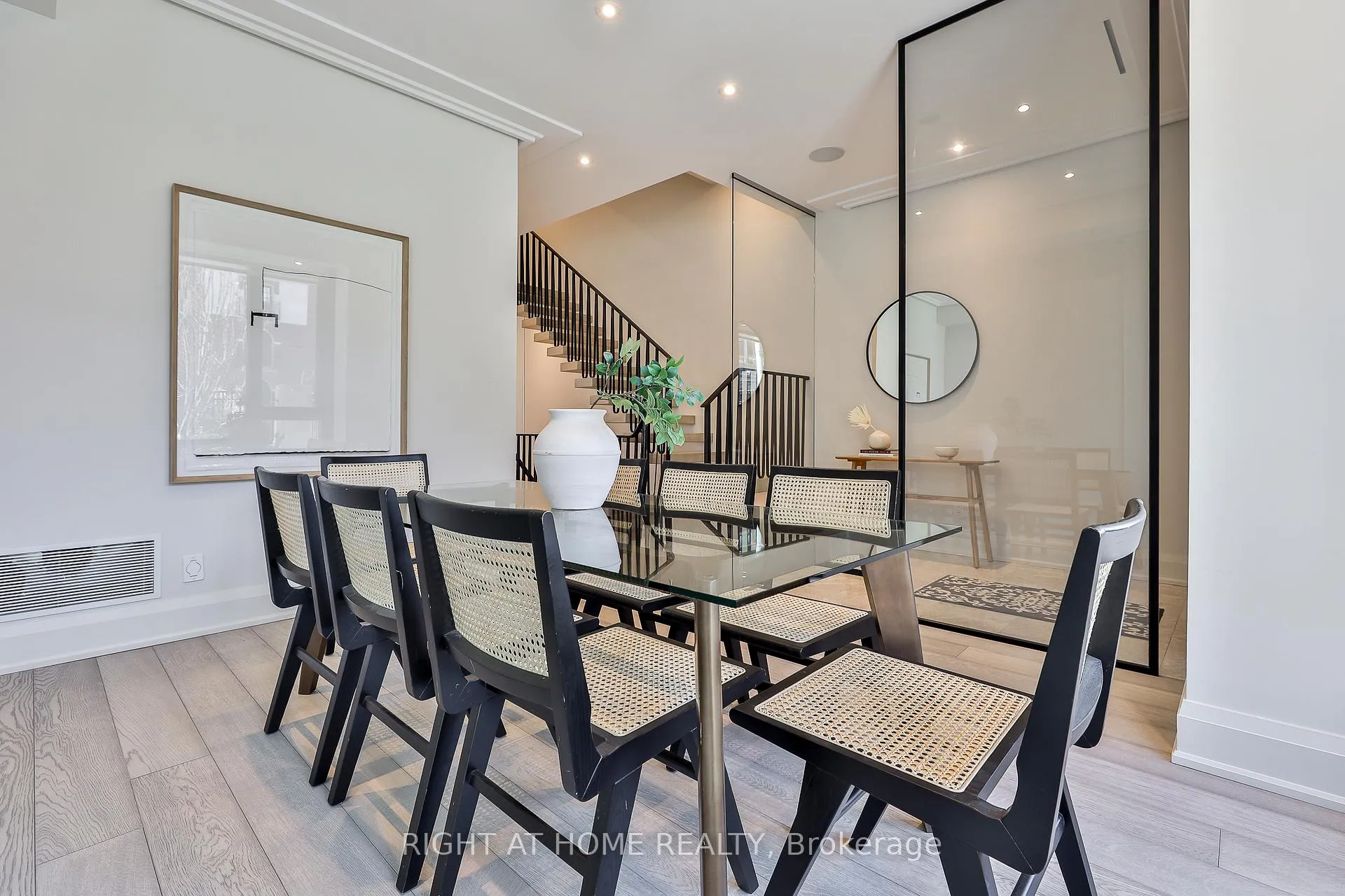 Photo 3 of 363 Avenue Road, Toronto, Yonge-St. Clair — HOMEH